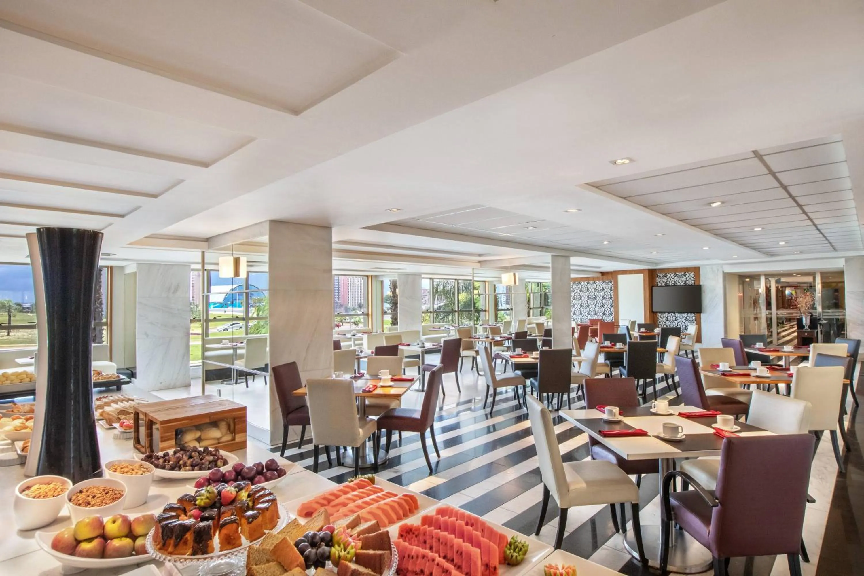 Restaurant/places to eat in Hotel Brasil 21 Convention Affiliated by Meliá