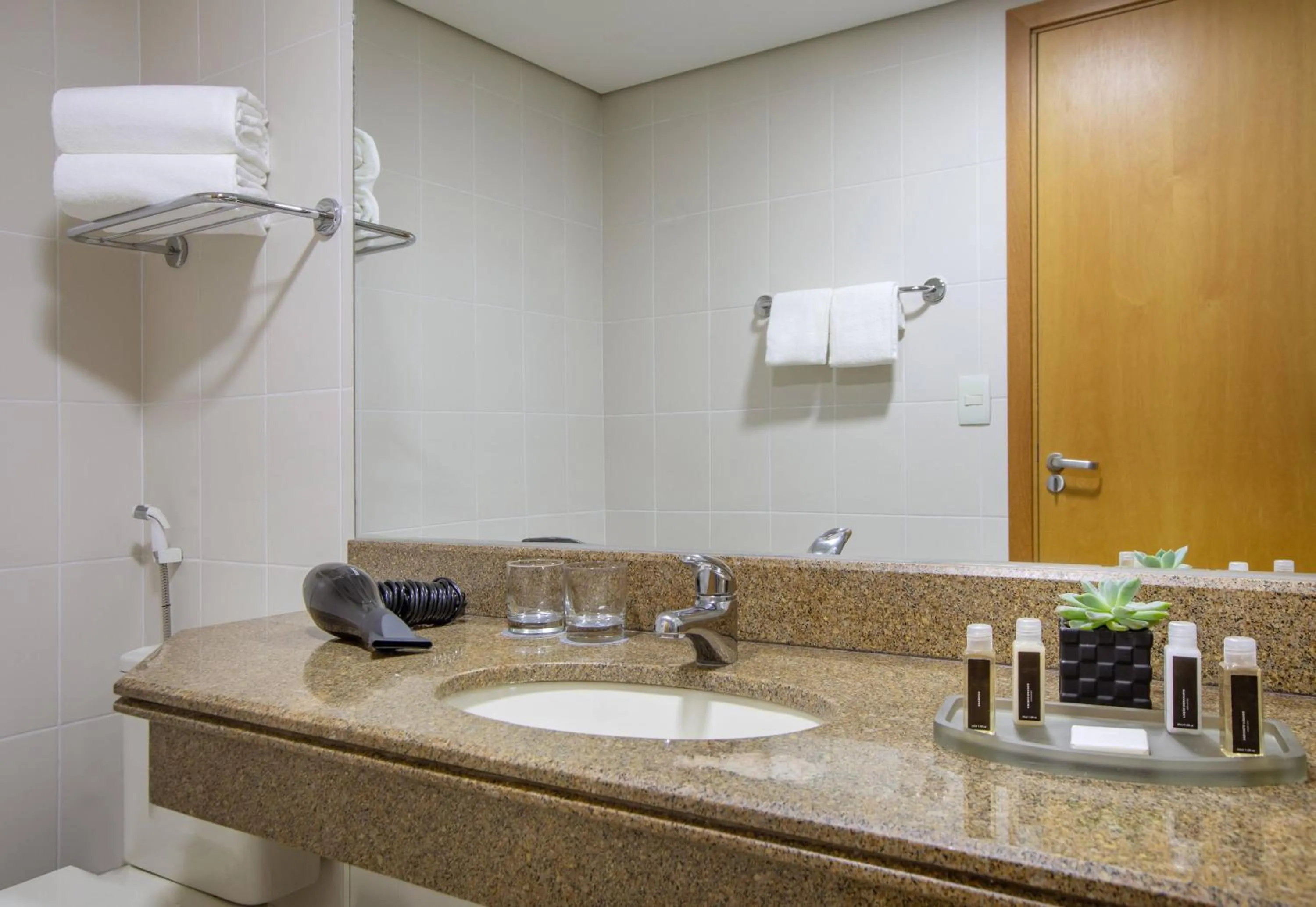 Bathroom in Hotel Brasil 21 Convention Affiliated by Meliá