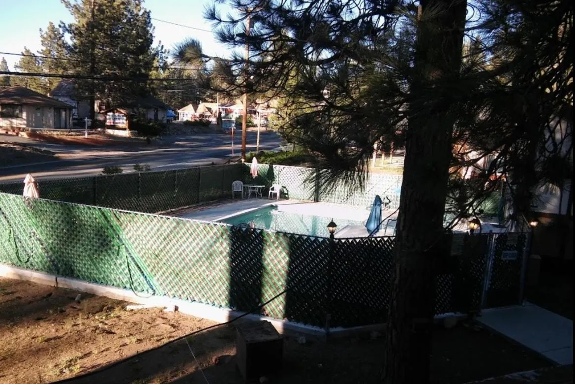 Swimming pool in Timberline Lodge