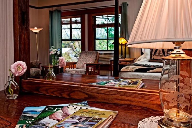 Bed in McCloud Hotel