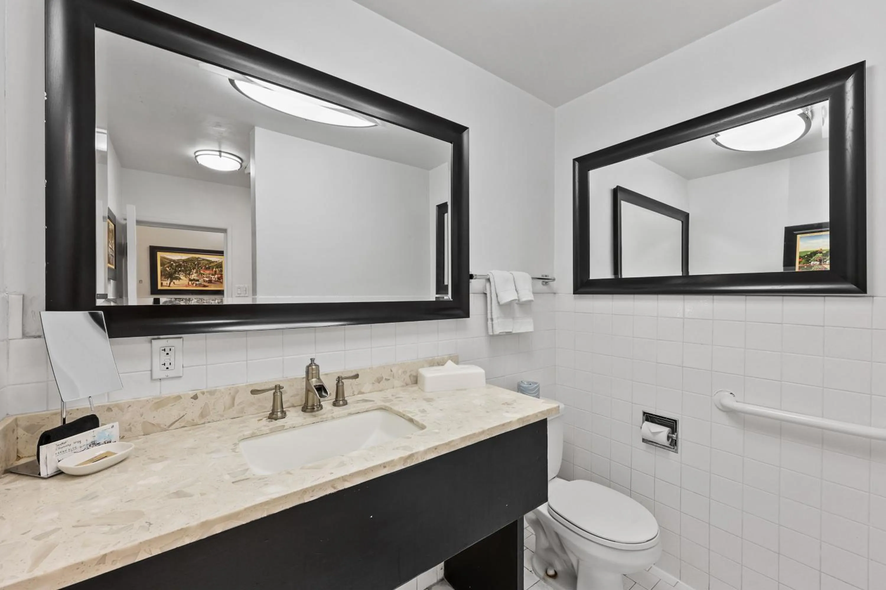 Bathroom in Catalina Courtyard Suites