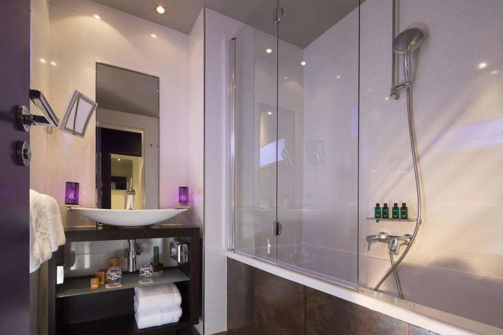 Bathroom in Grand Hotel Saint Michel