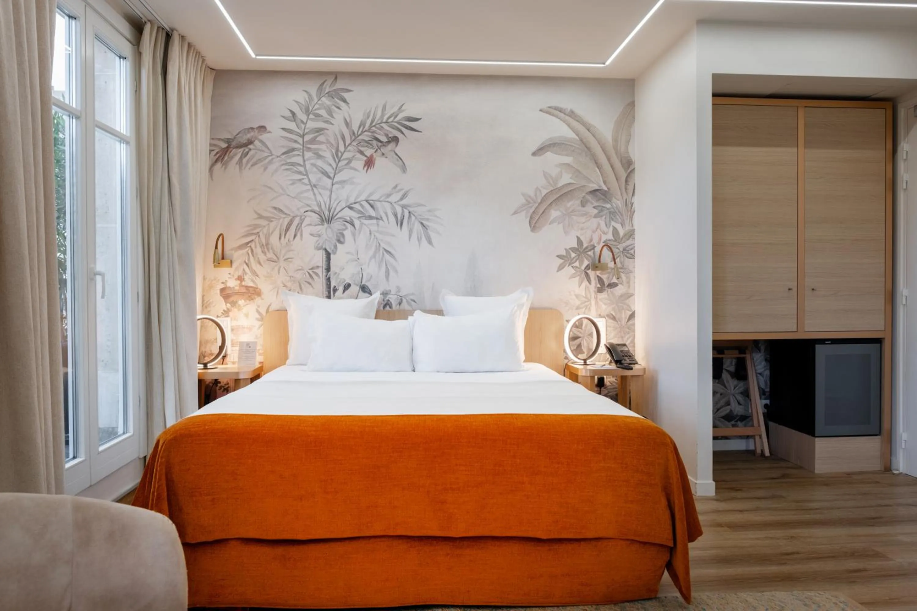 Bed in Grand Hotel Saint Michel