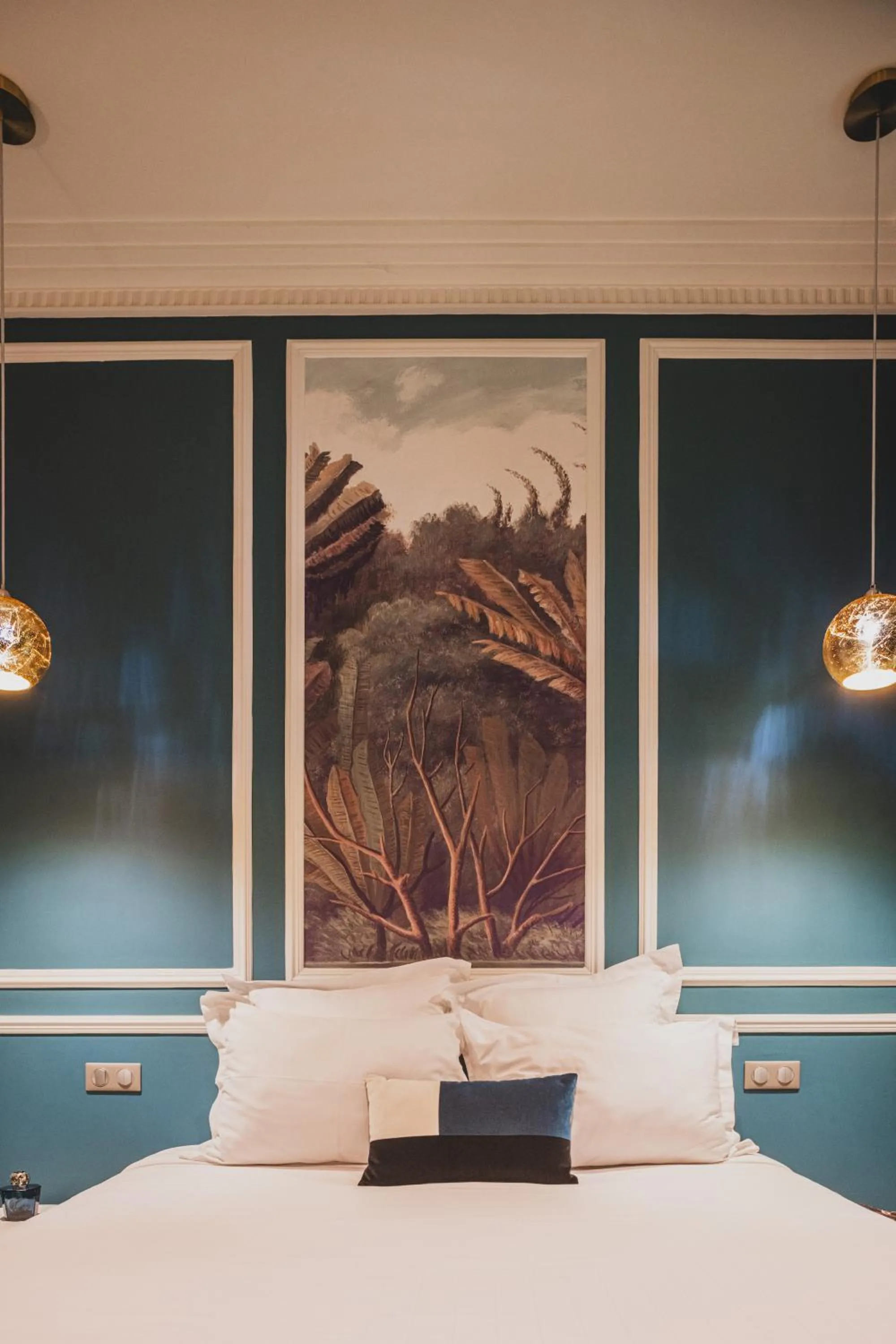 Bedroom, Bed in Hôtel Singulier Bordeaux - Boutique Hôtel & Spa Anne Semonin