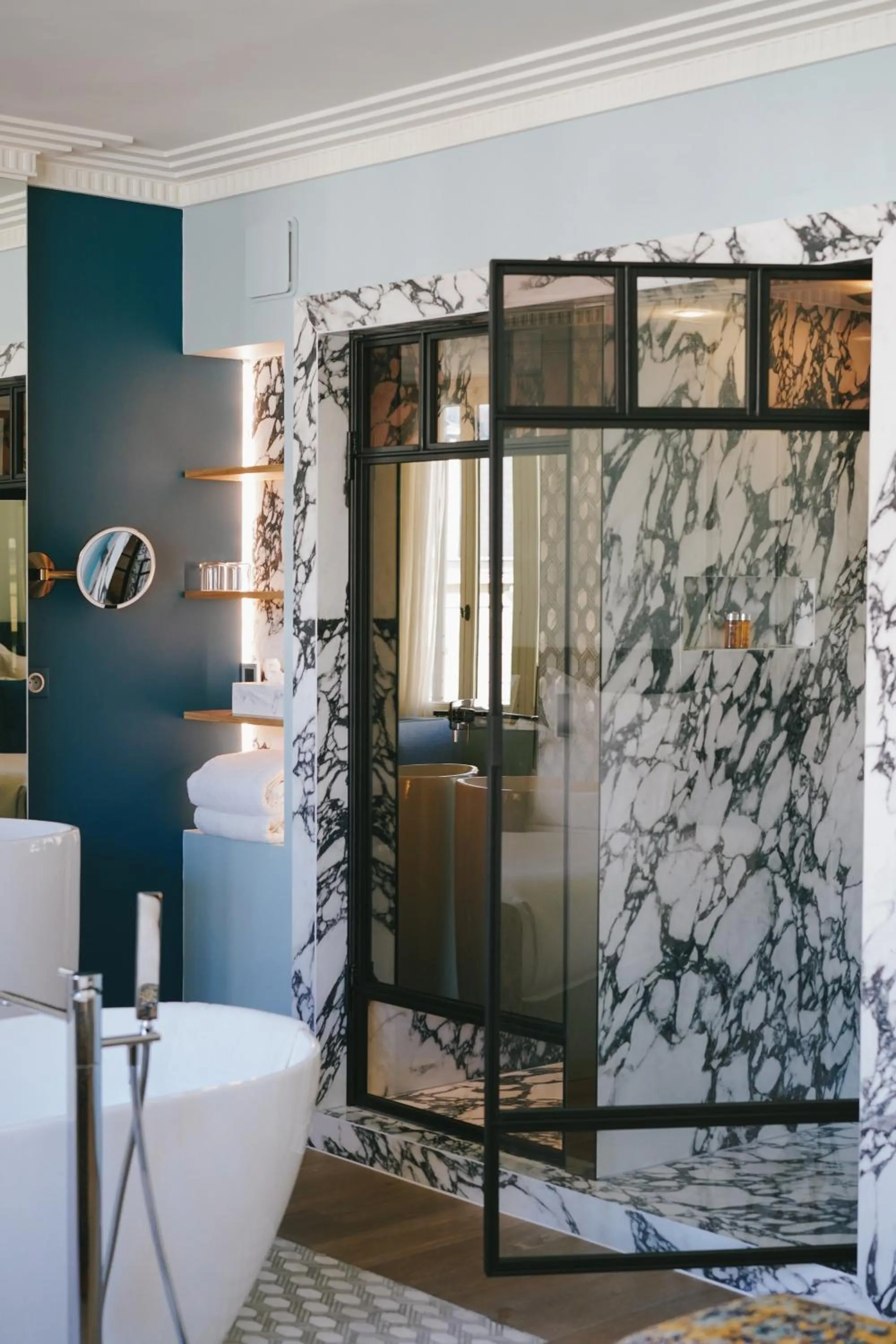 Shower in Hôtel Singulier Bordeaux - Boutique Hôtel & Spa Anne Semonin