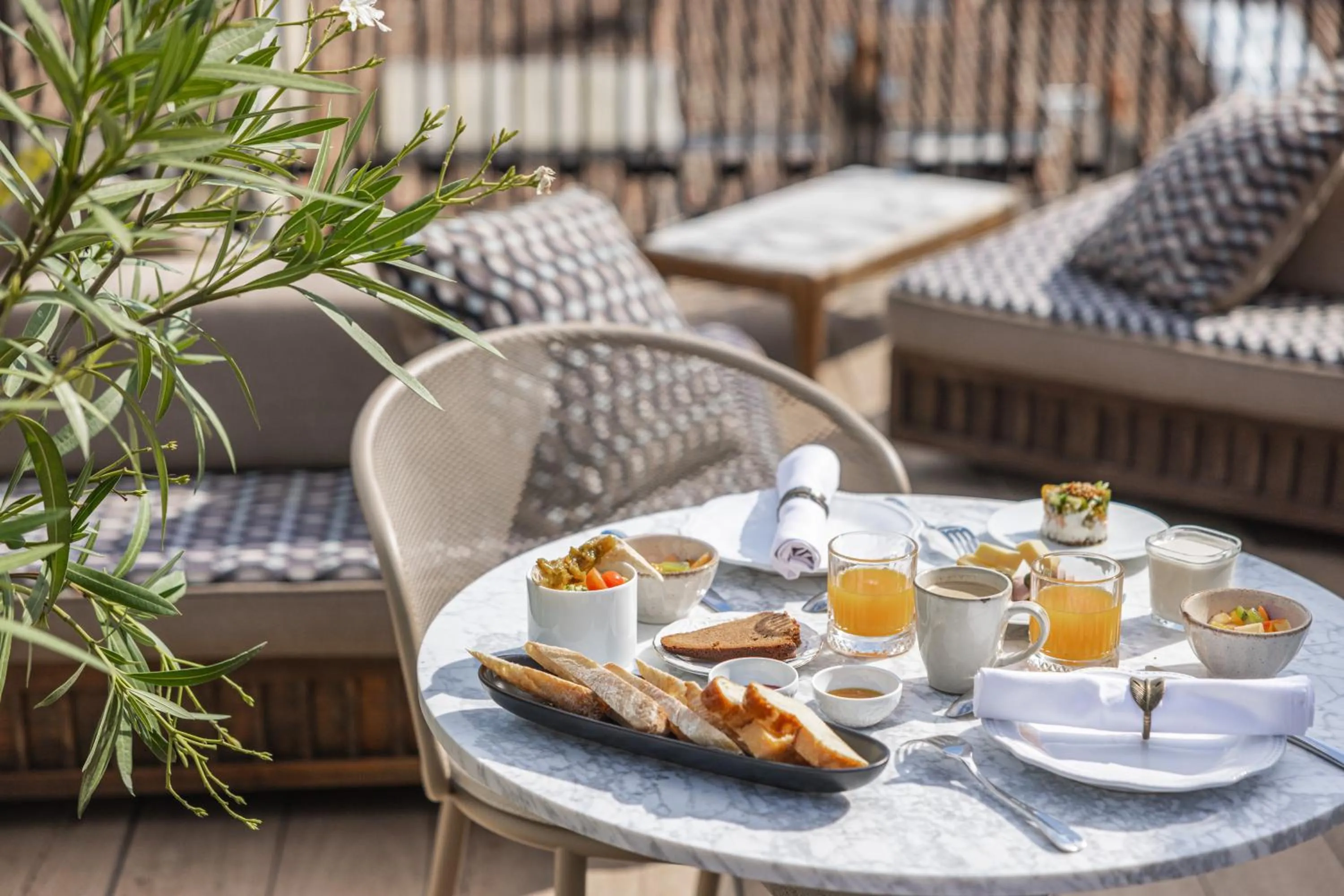 Balcony/Terrace in Hôtel Singulier Bordeaux - Boutique Hôtel & Spa Anne Semonin