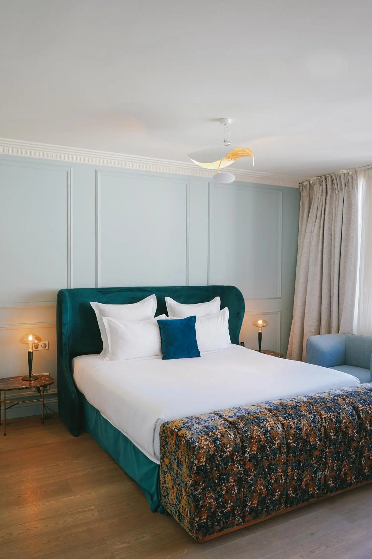 Bedroom, Bed in Hôtel Singulier Bordeaux - Boutique Hôtel & Spa Anne Semonin