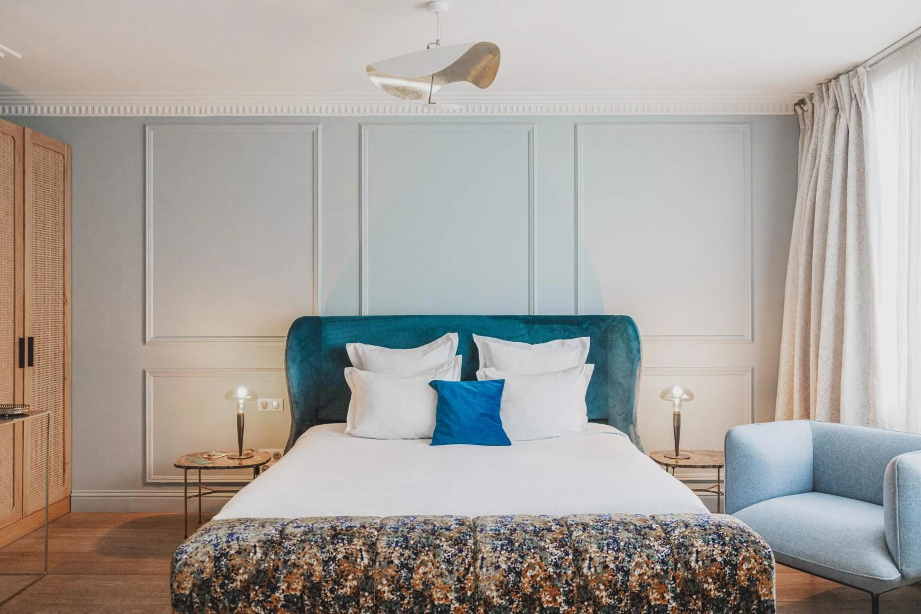 Bedroom, Bed in Hôtel Singulier Bordeaux - Boutique Hôtel & Spa Anne Semonin