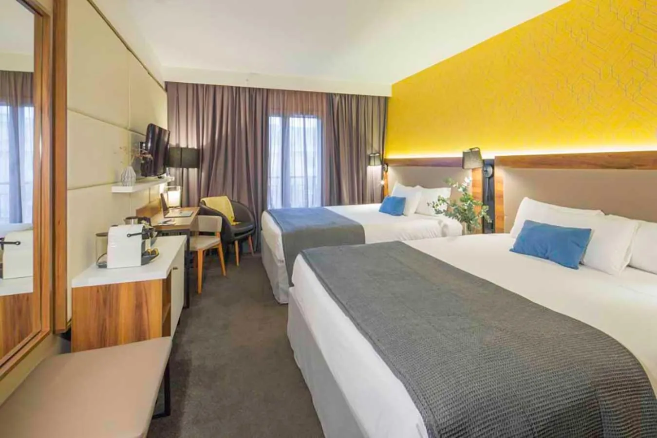 Photo of the whole room, Bed in L'Elysée Val d'Europe