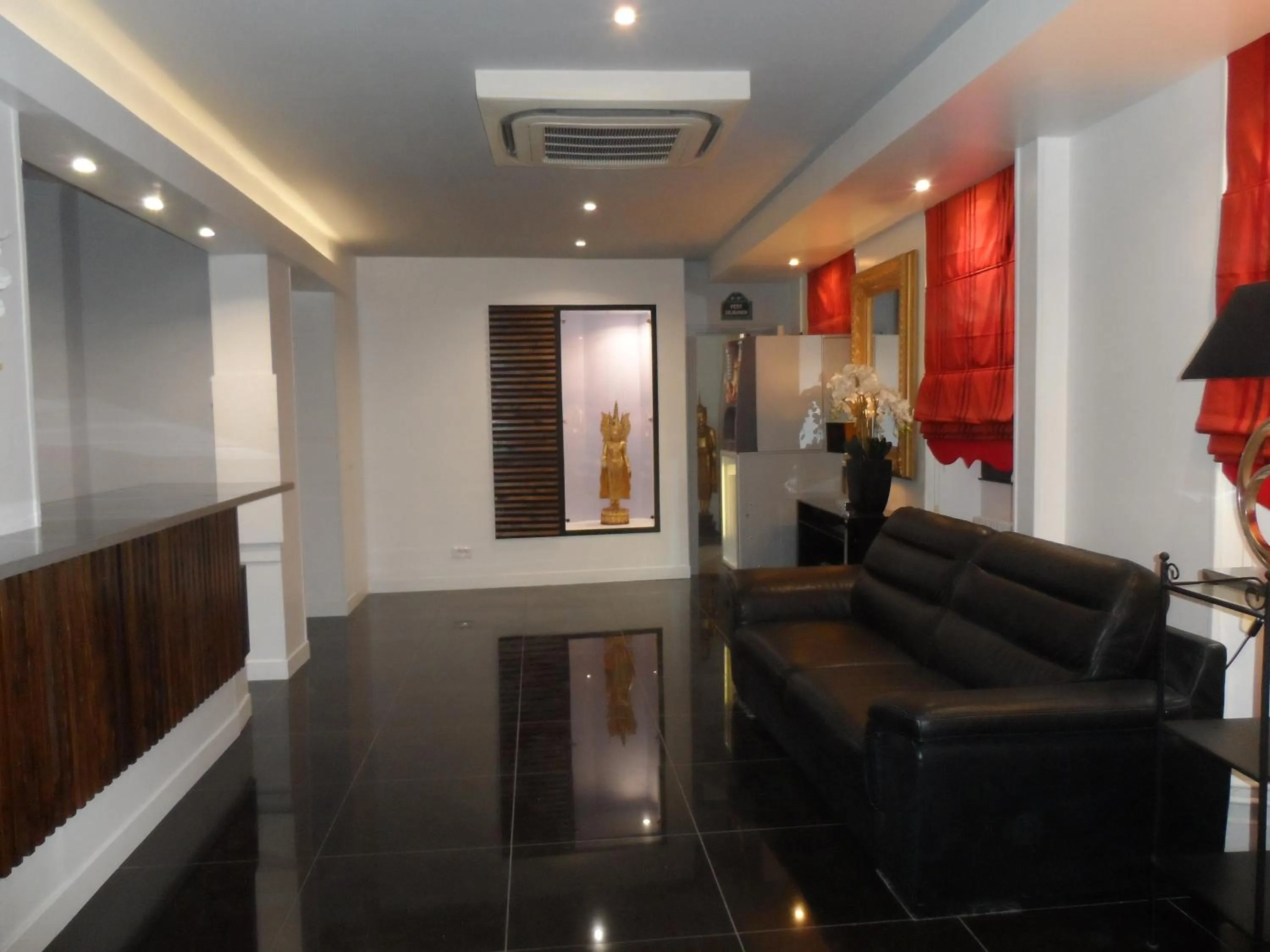 Lobby or reception in Prince Monceau