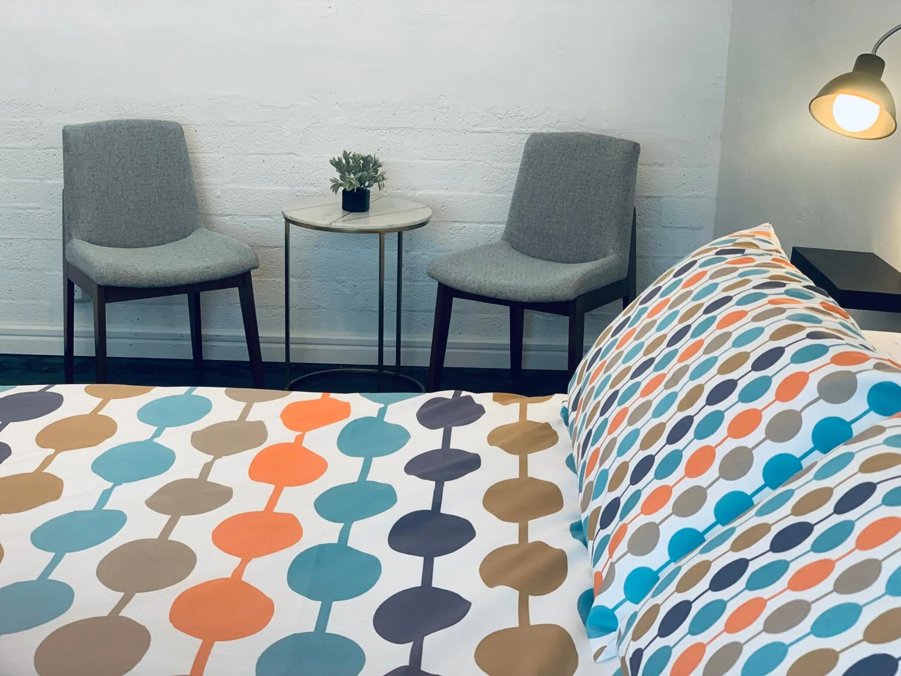 Photo of the whole room, Bed in Dragonfly Motor Lodge