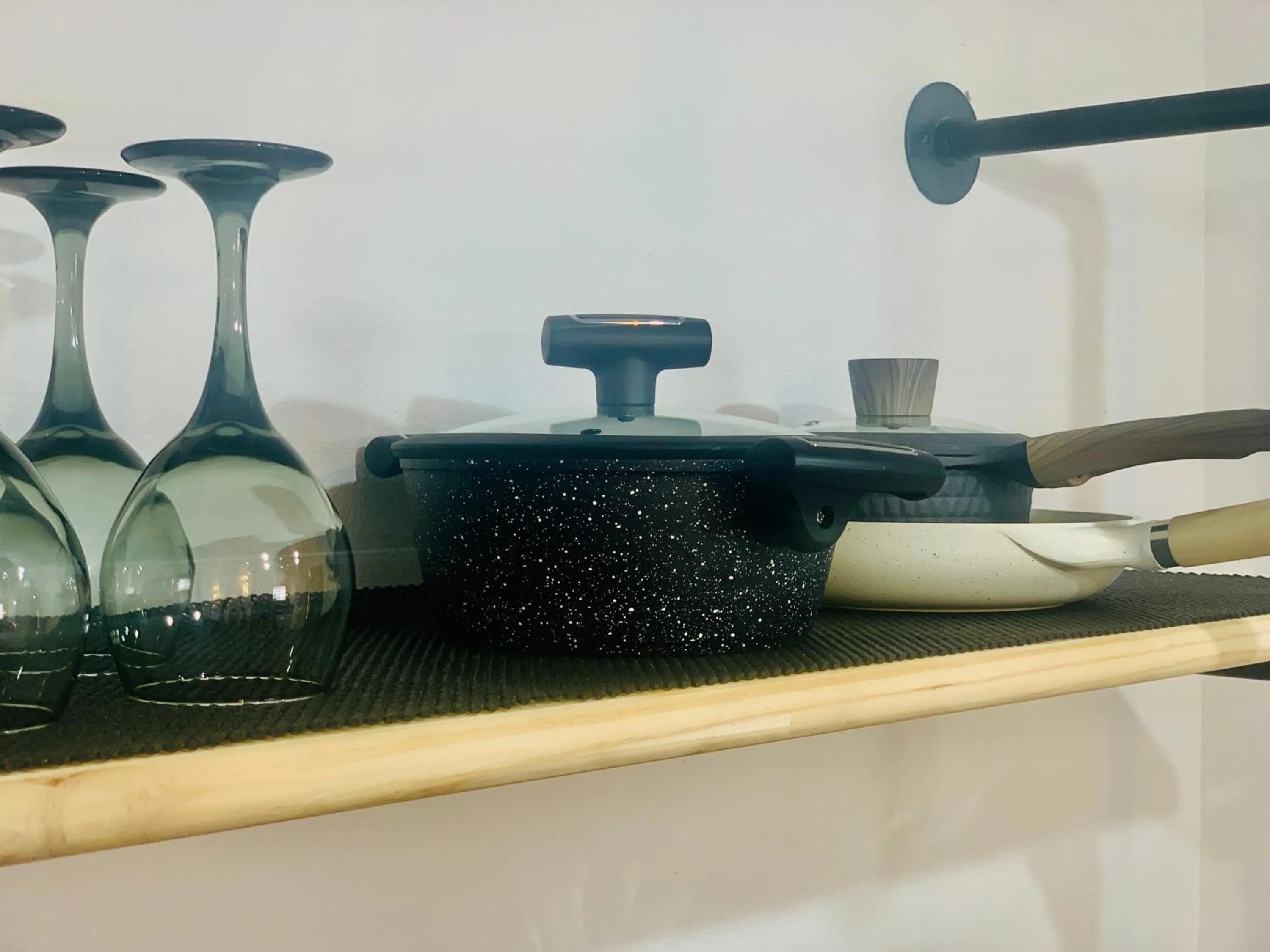 Kitchen or kitchenette in Dragonfly Motor Lodge