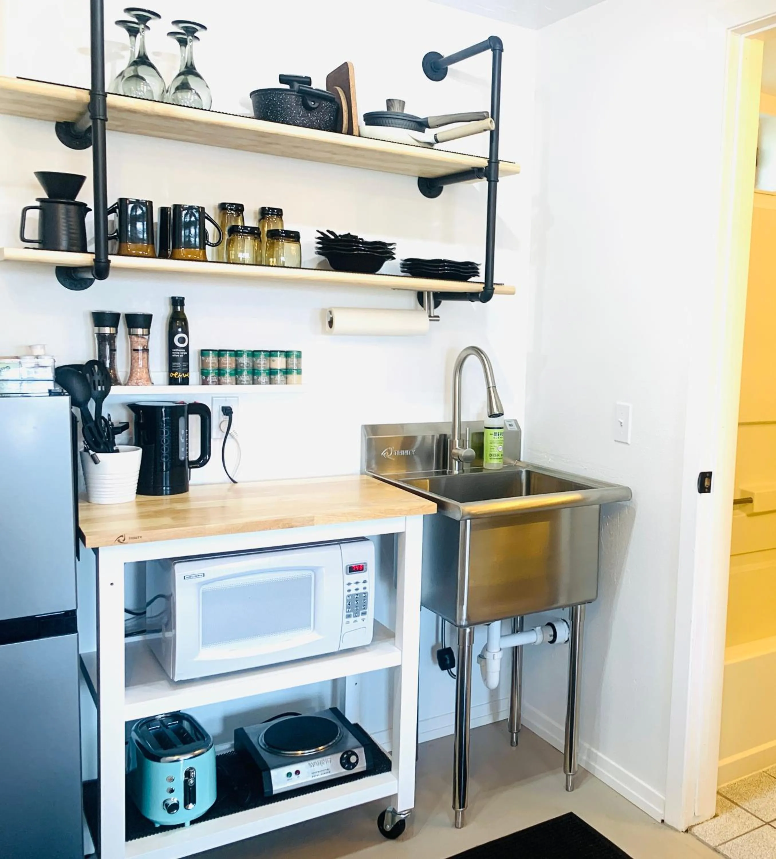 Coffee/tea facilities in Dragonfly Motor Lodge