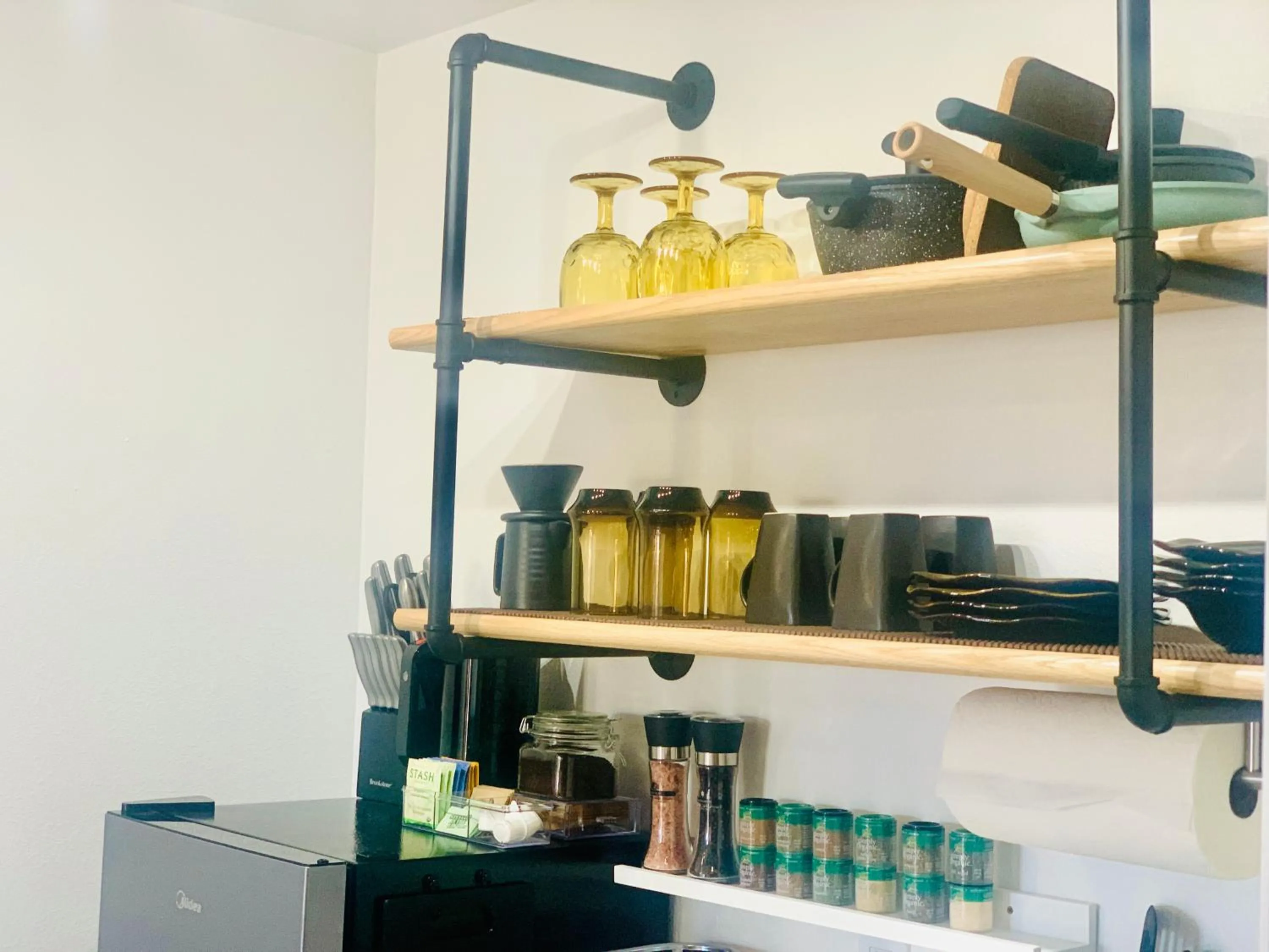 Coffee/tea facilities in Dragonfly Motor Lodge