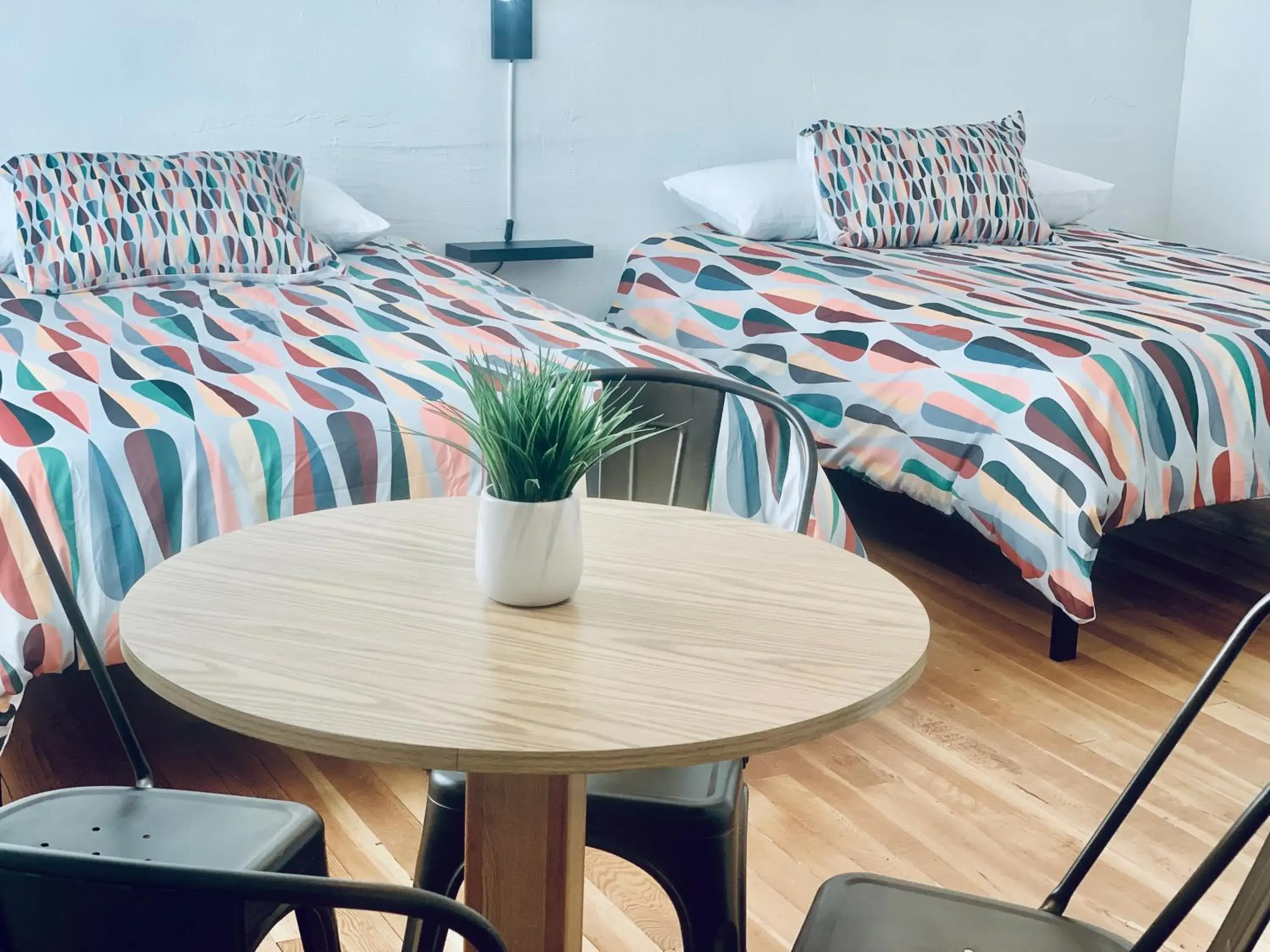 Deluxe Queen Suite in Dragonfly Motor Lodge Deluxe Queen Suite in Dragonfly Motor Lodge