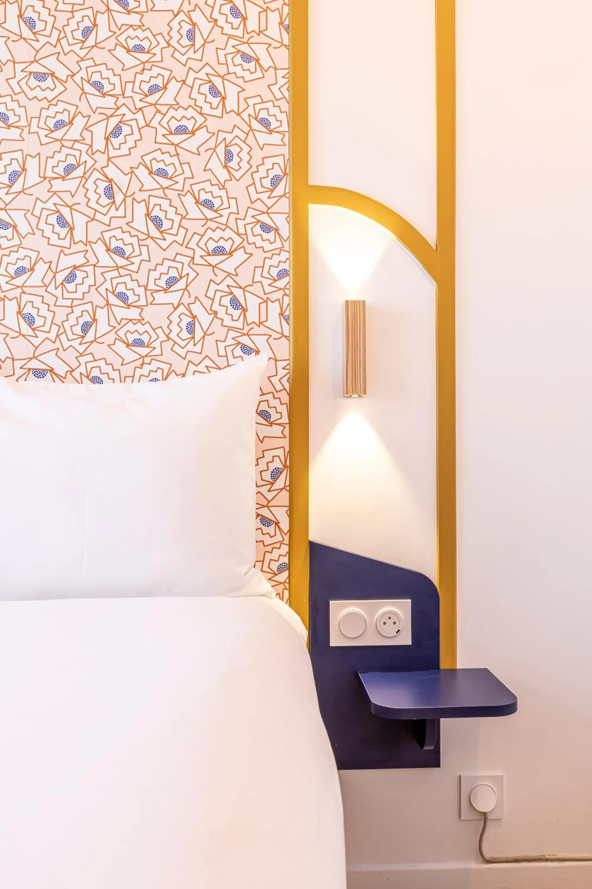 Bedroom, Bed in ibis Styles Paris Eiffel Cambronne