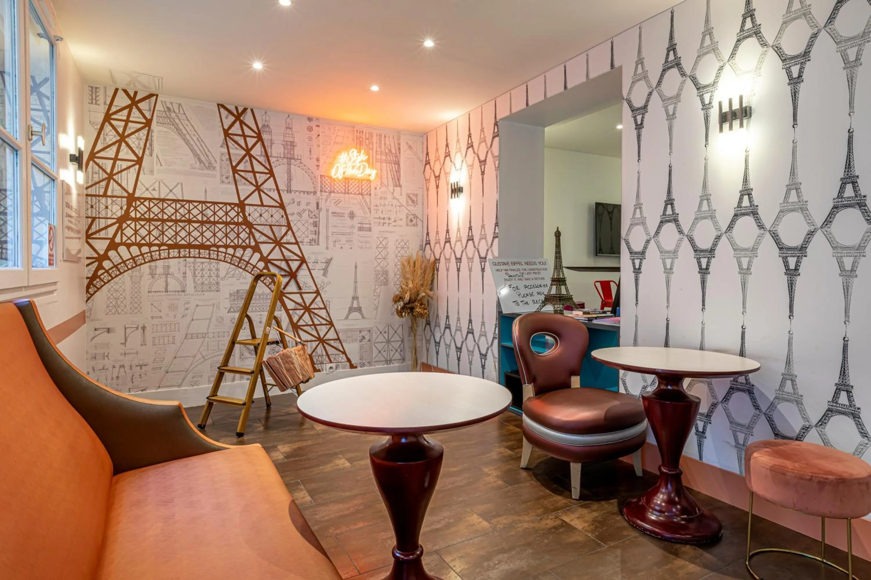 Living room in ibis Styles Paris Eiffel Cambronne