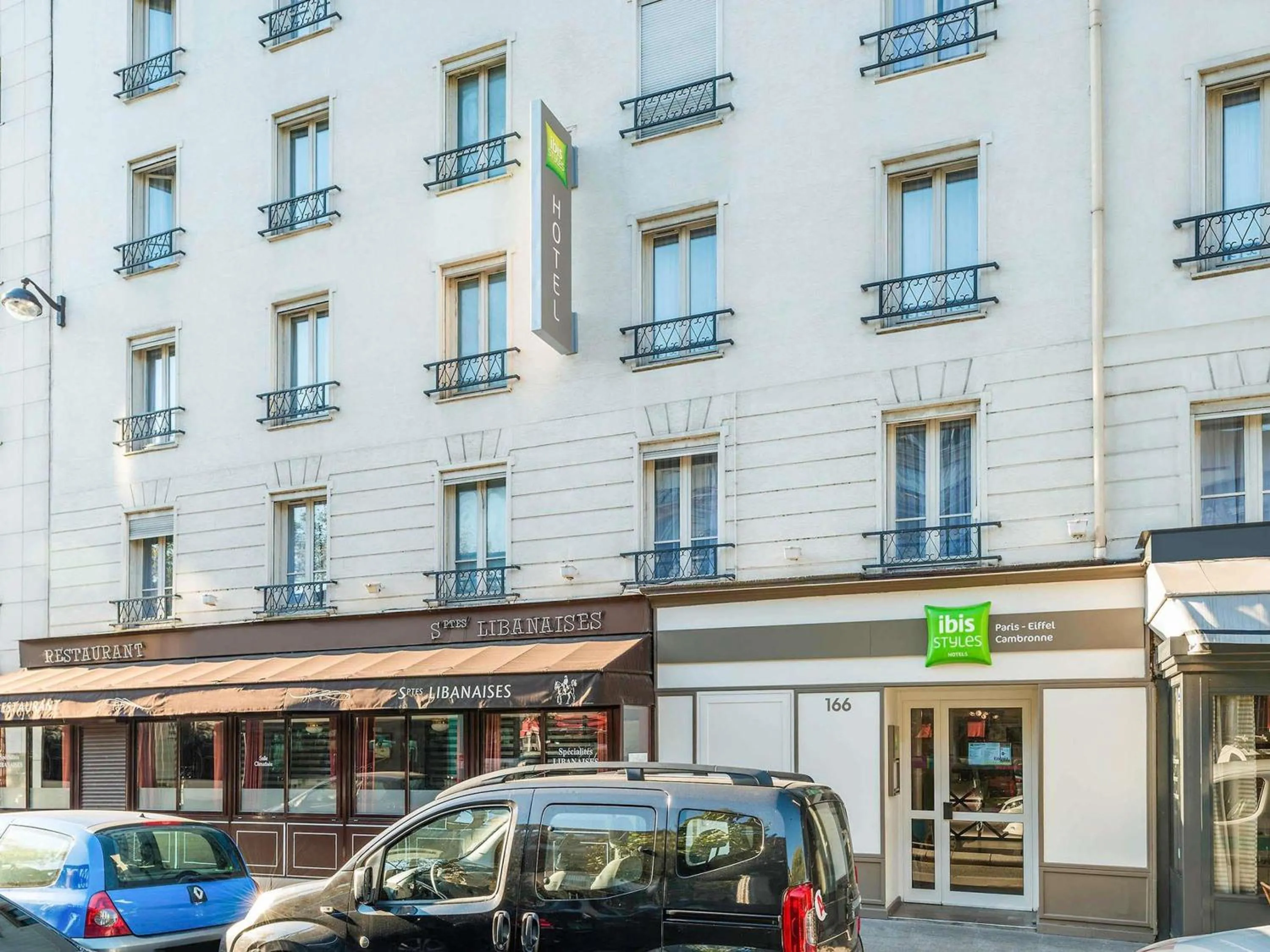 Property building in ibis Styles Paris Eiffel Cambronne