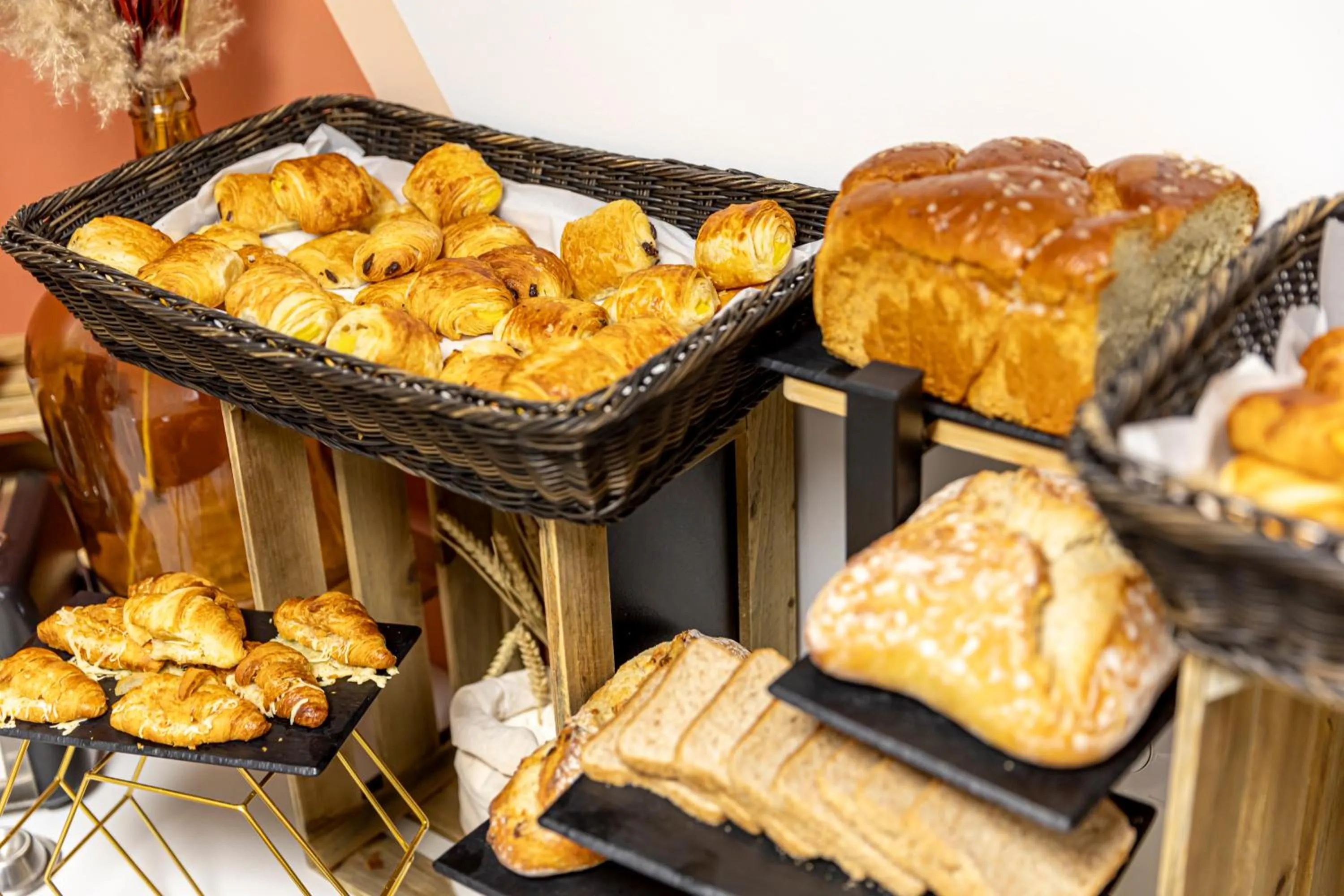 Breakfast in ibis Styles Paris Eiffel Cambronne