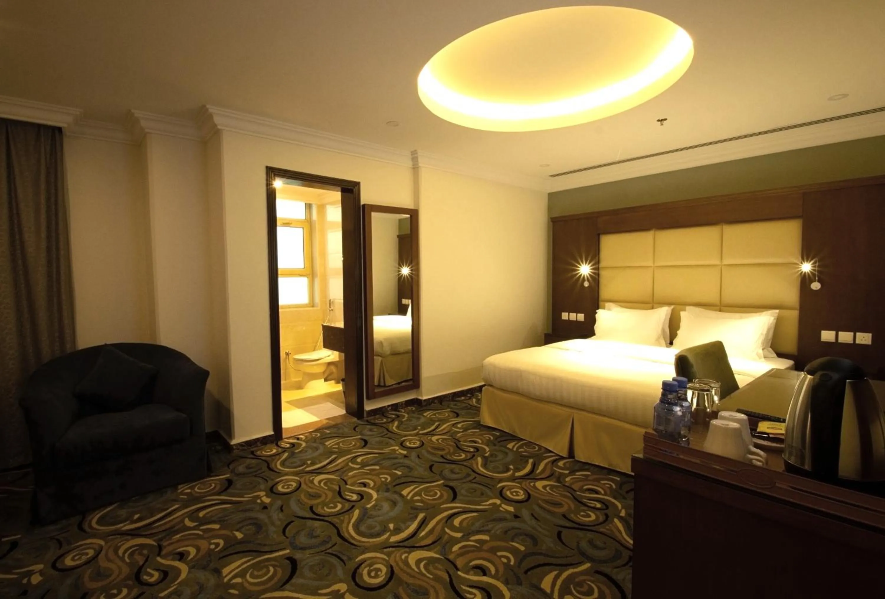 Bed in Rona Al Khobar Hotel
