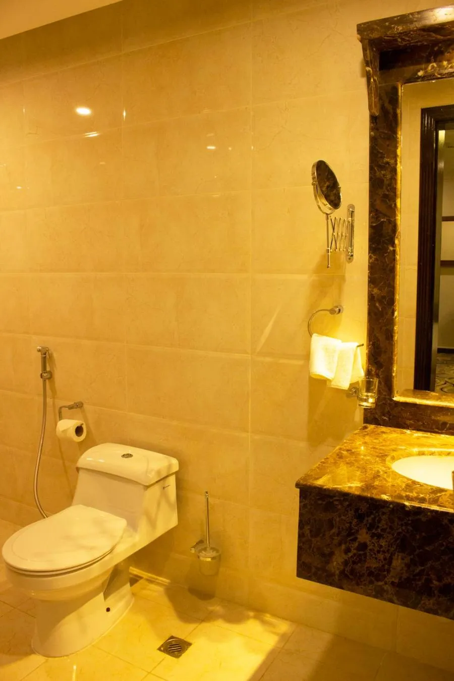 Bathroom in Rona Al Khobar Hotel