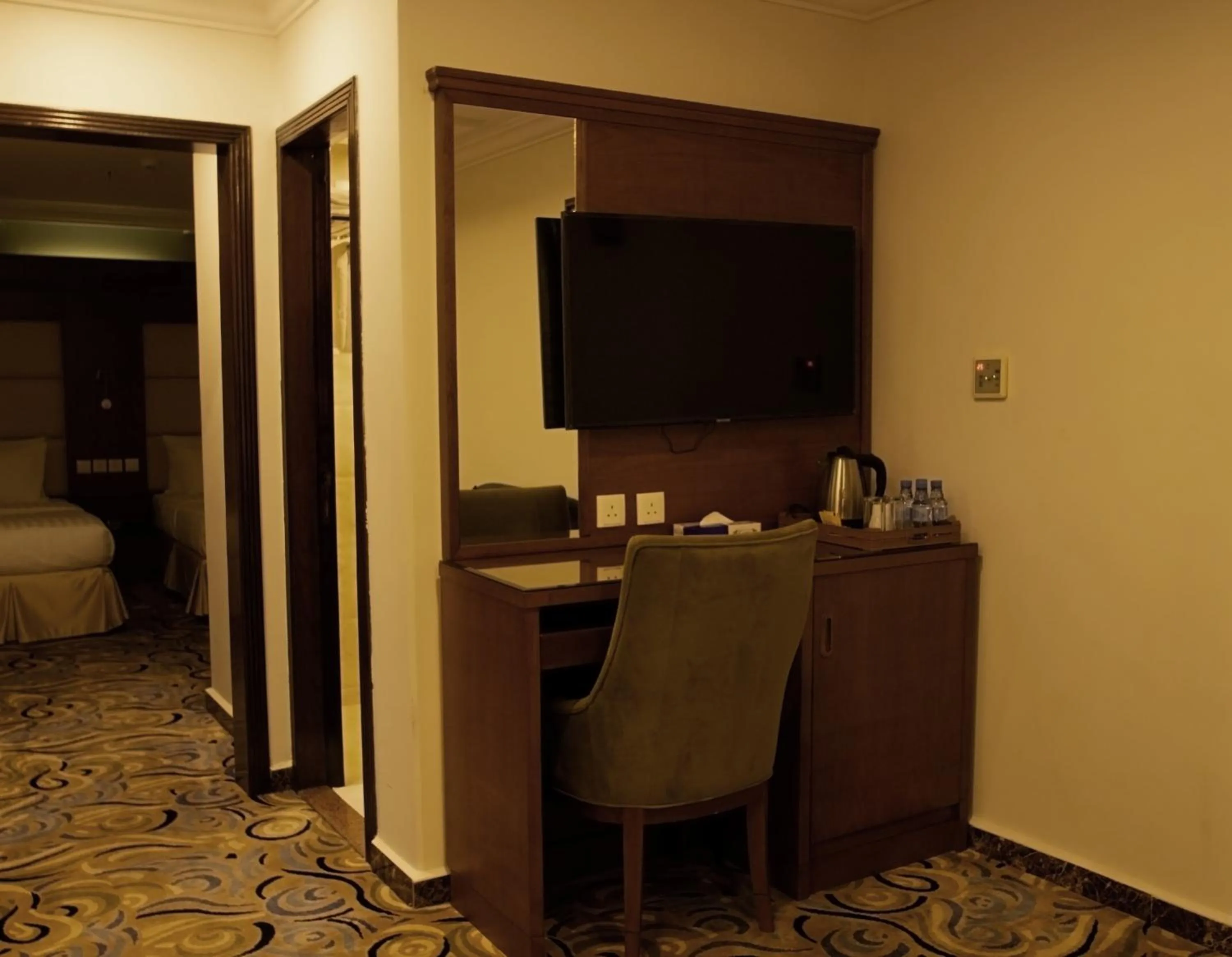 TV and multimedia, Bed in Rona Al Khobar Hotel