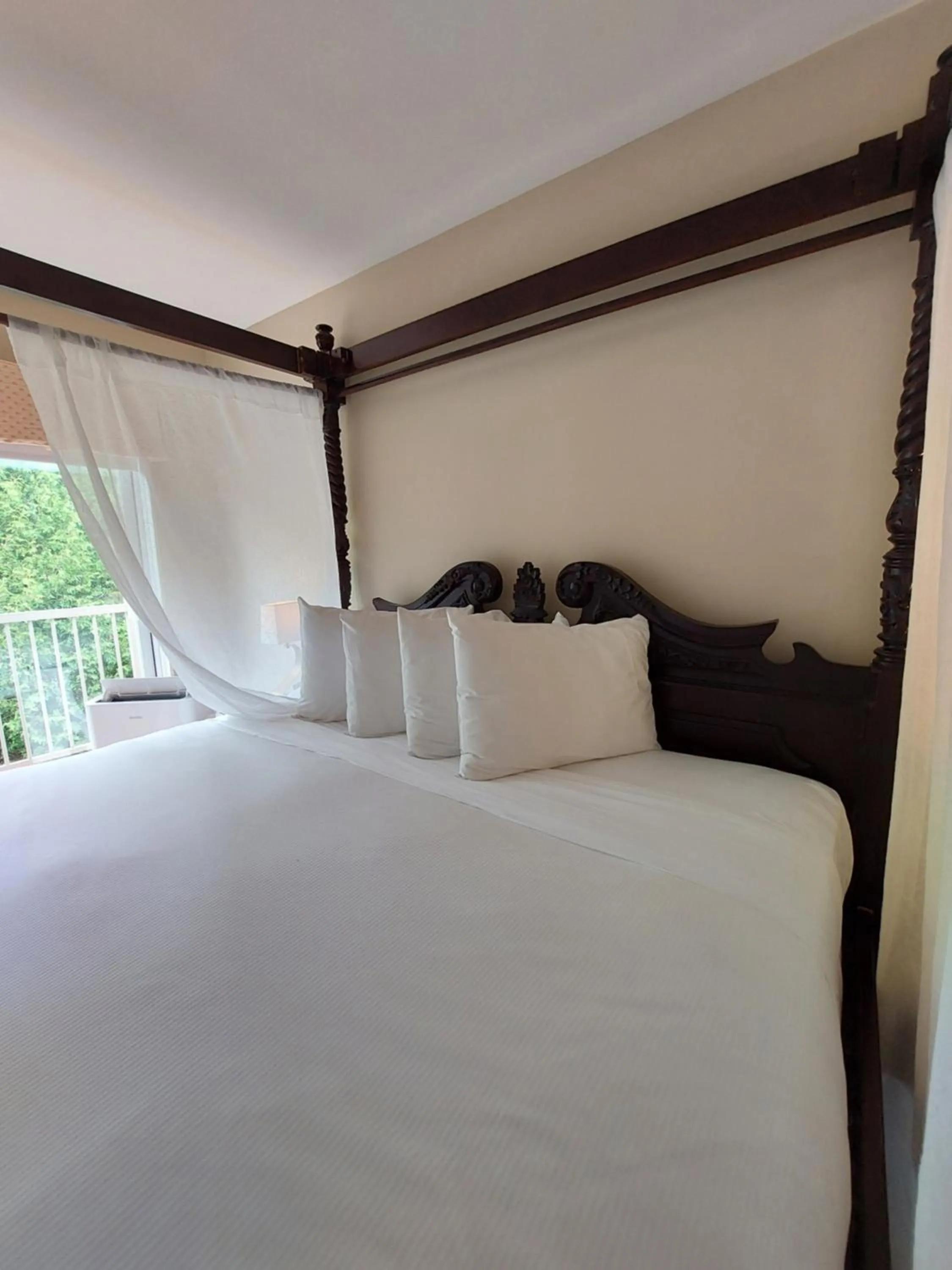 Bed in Studio-hôtel Villegiature Saint-Sauveur