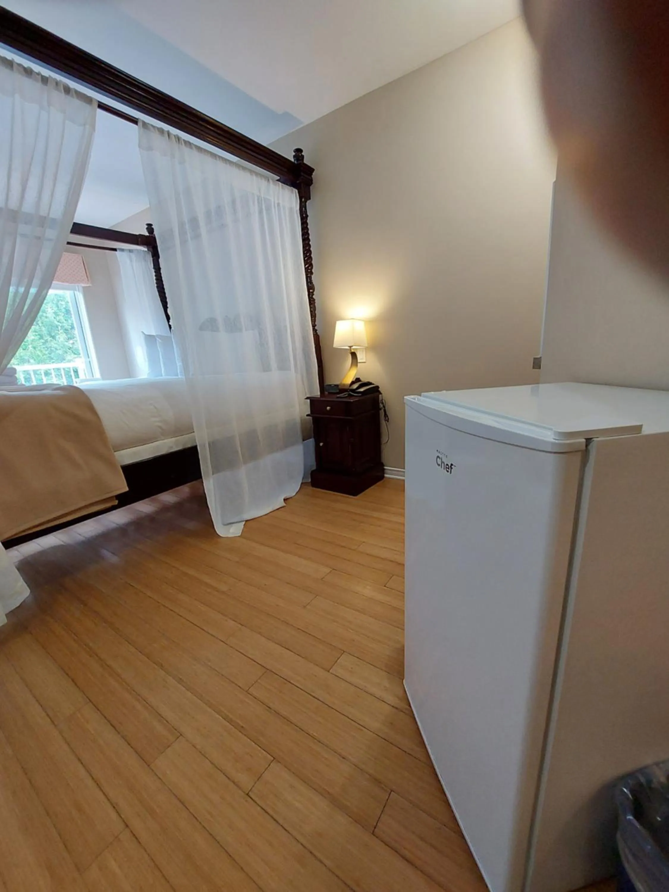 Bed in Studio-hôtel Villegiature Saint-Sauveur