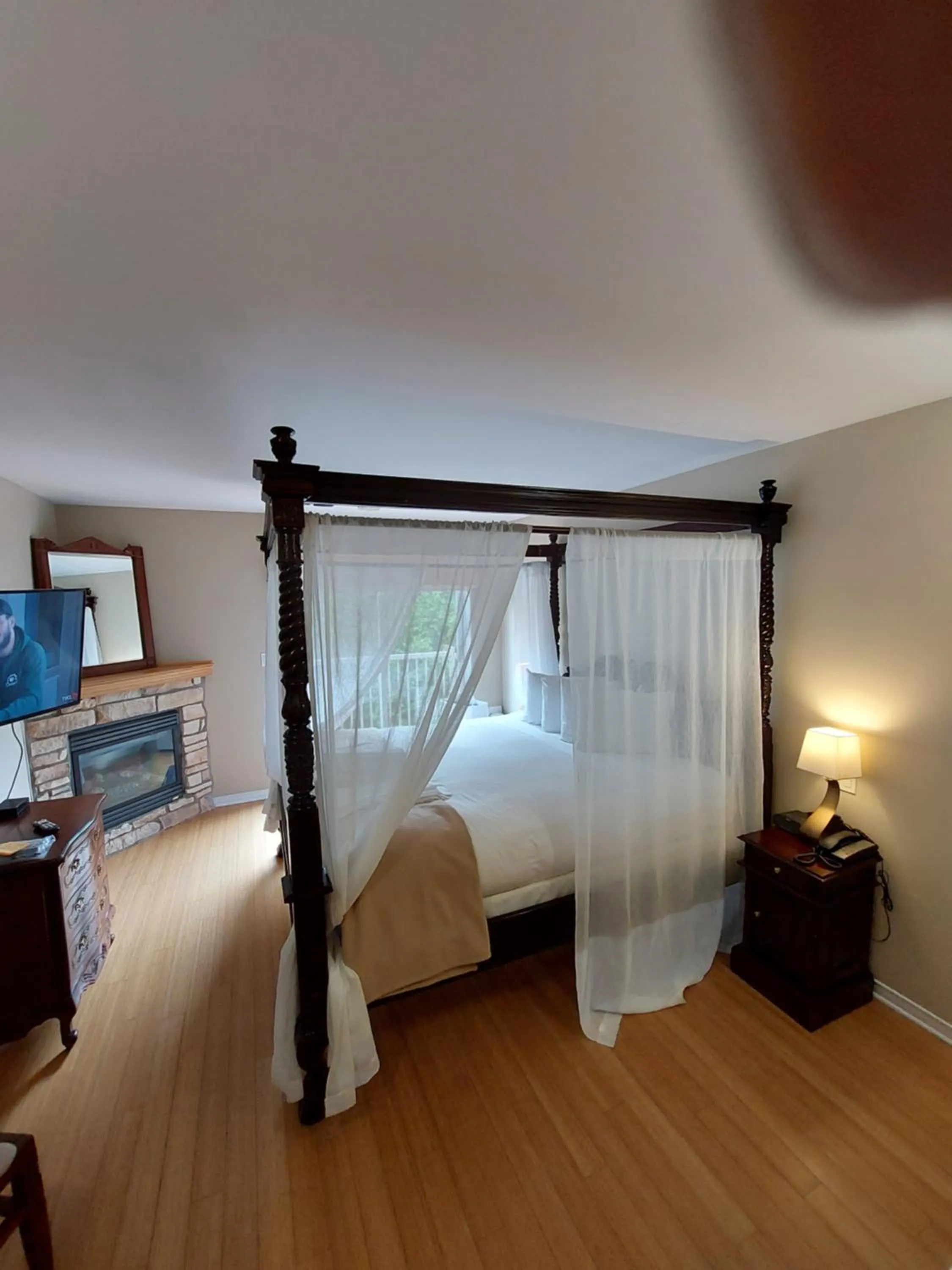 Bed in Studio-hôtel Villegiature Saint-Sauveur