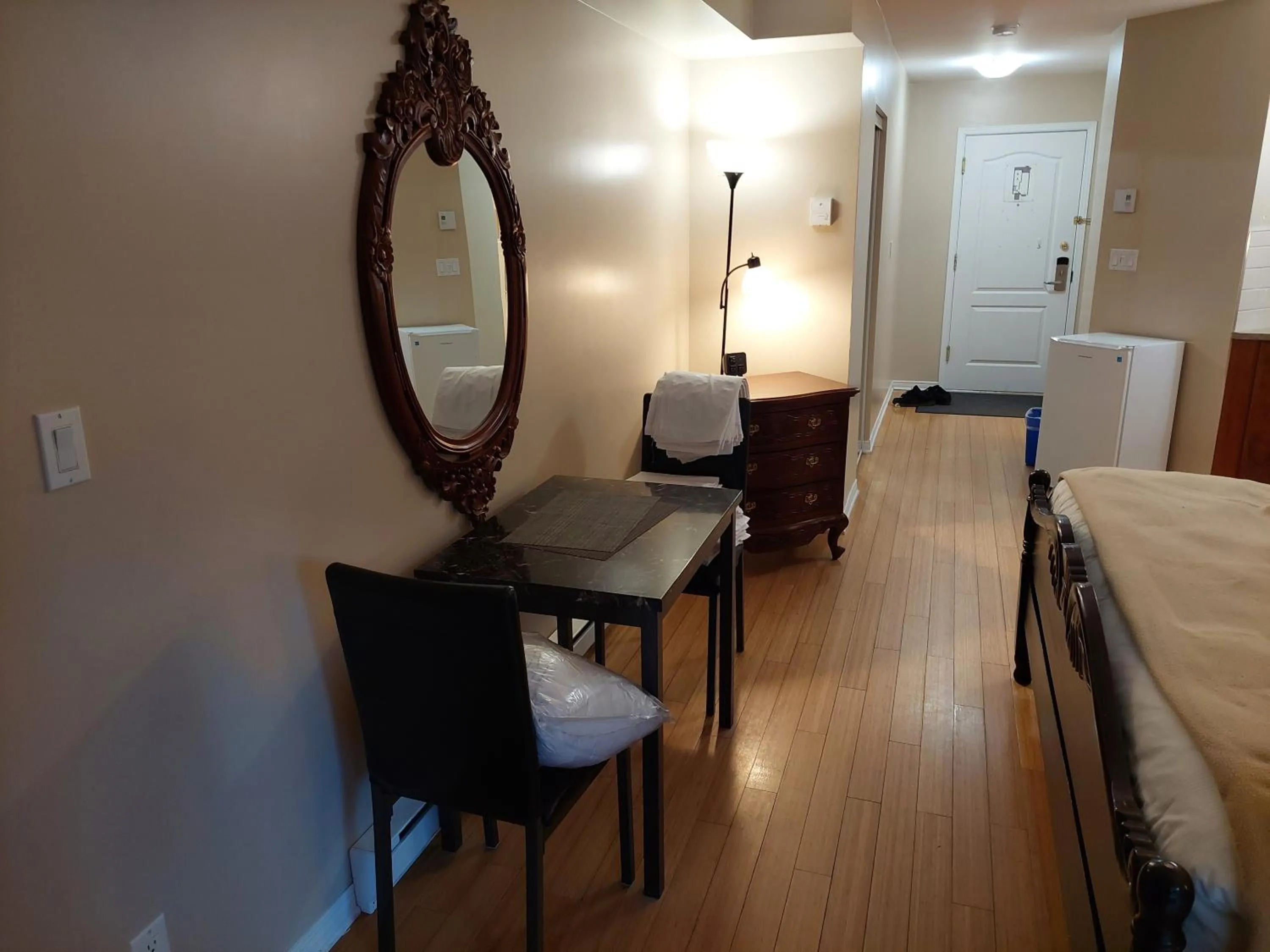 Bed in Studio-hôtel Villegiature Saint-Sauveur