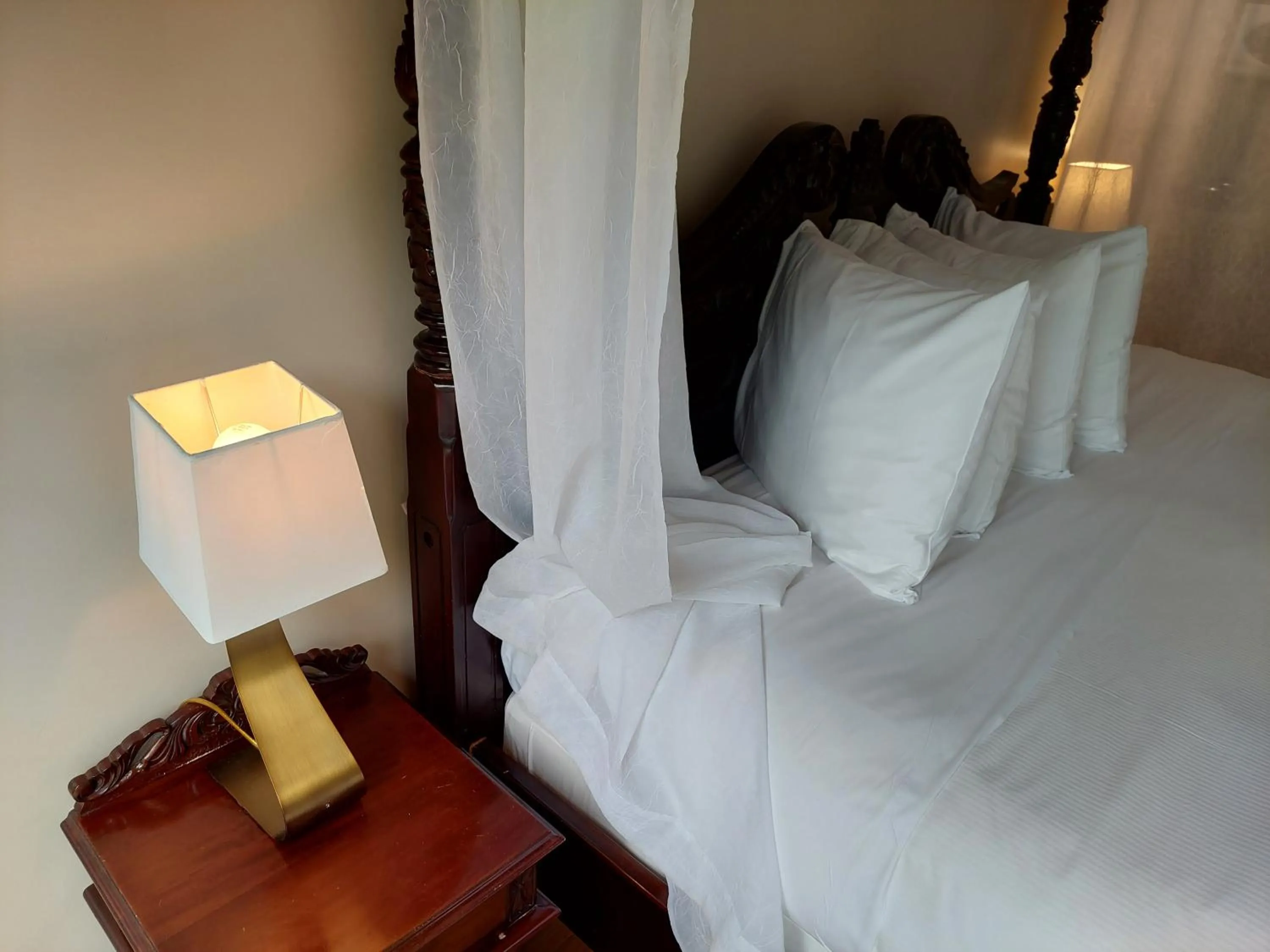 Bed in Studio-hôtel Villegiature Saint-Sauveur