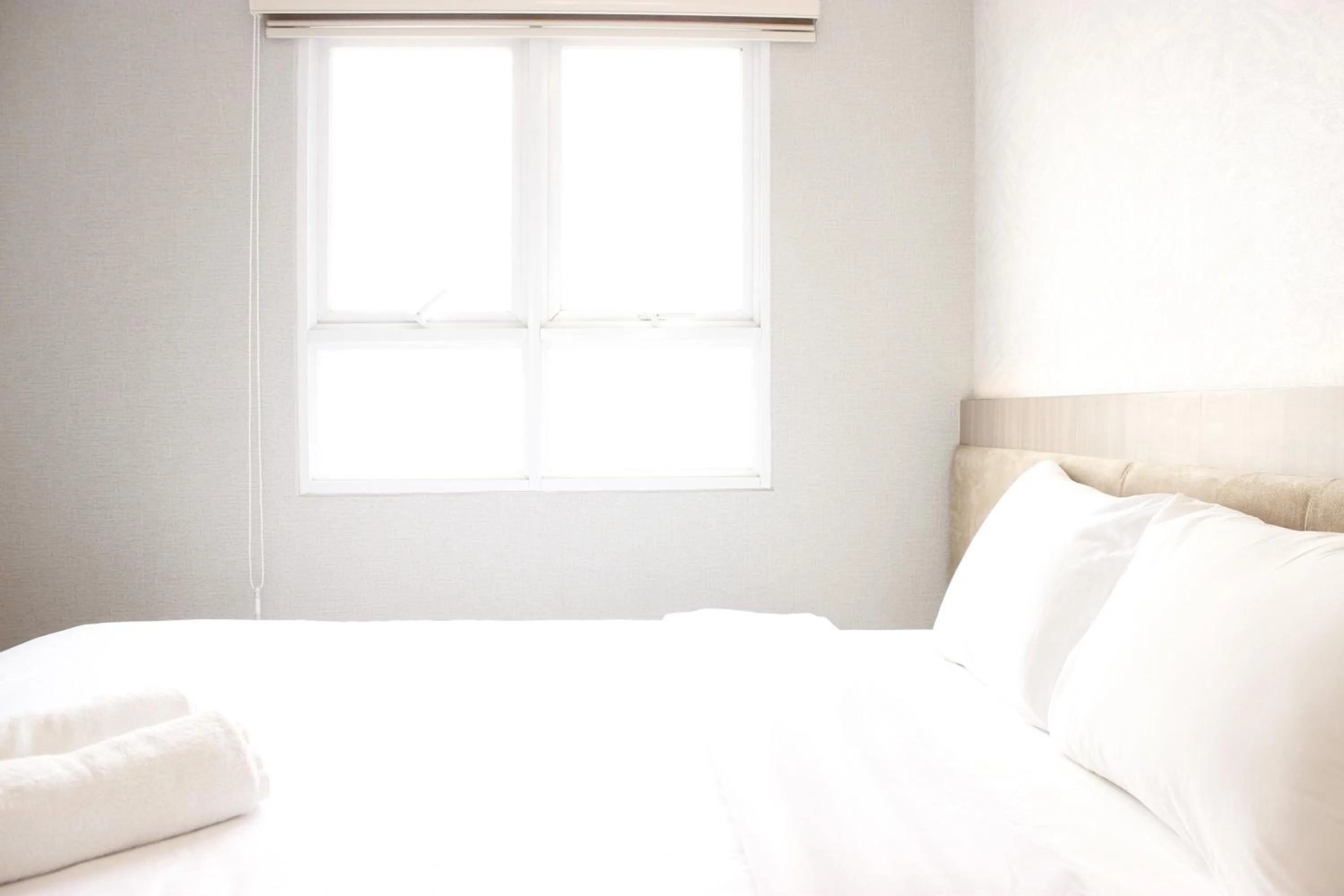 Bed in Classic 2BR Apartment At Gateway Pasteur near Exit Toll By Travelio