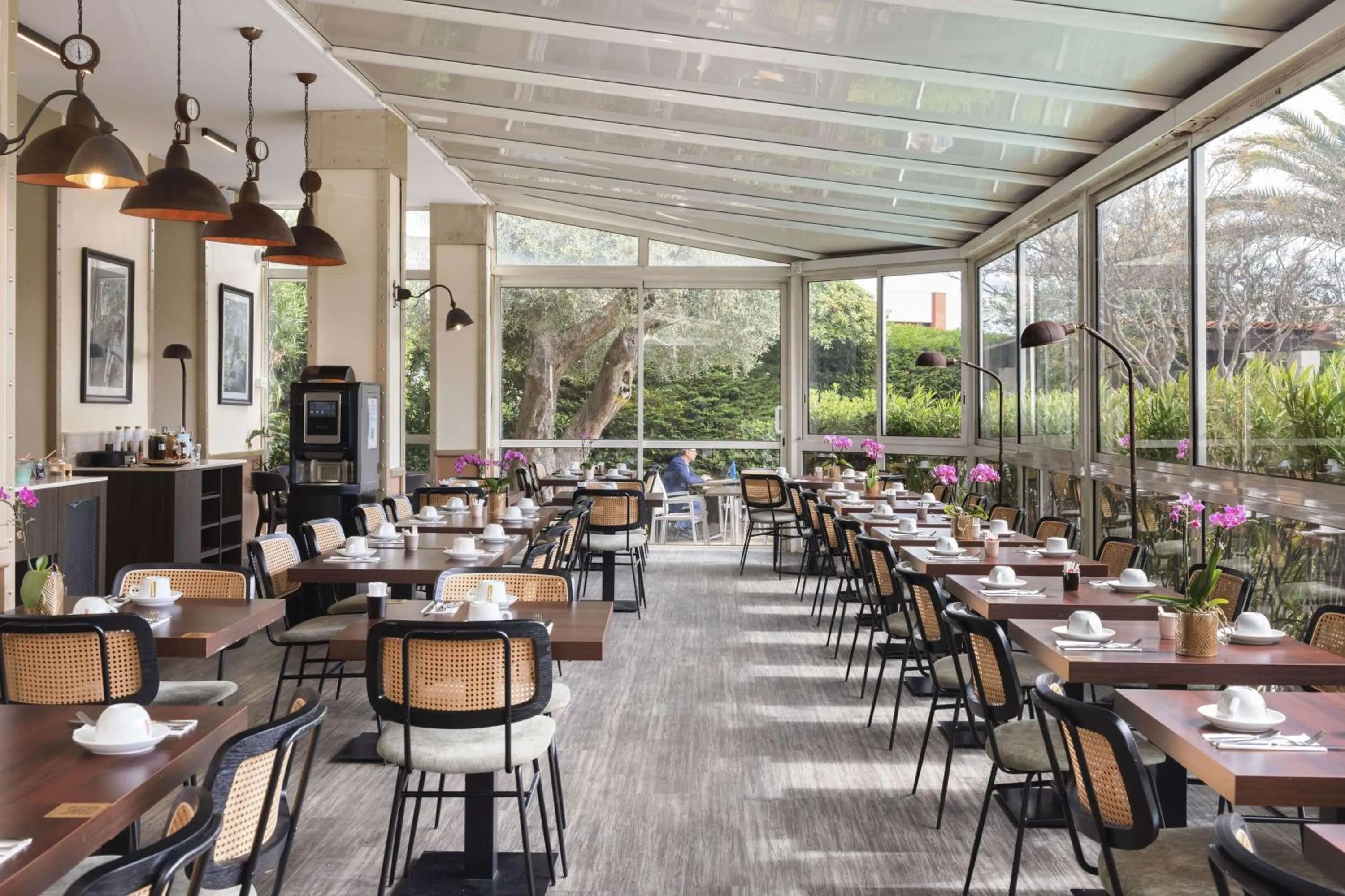 Breakfast in Best Western Hôtel des Orangers Cannes