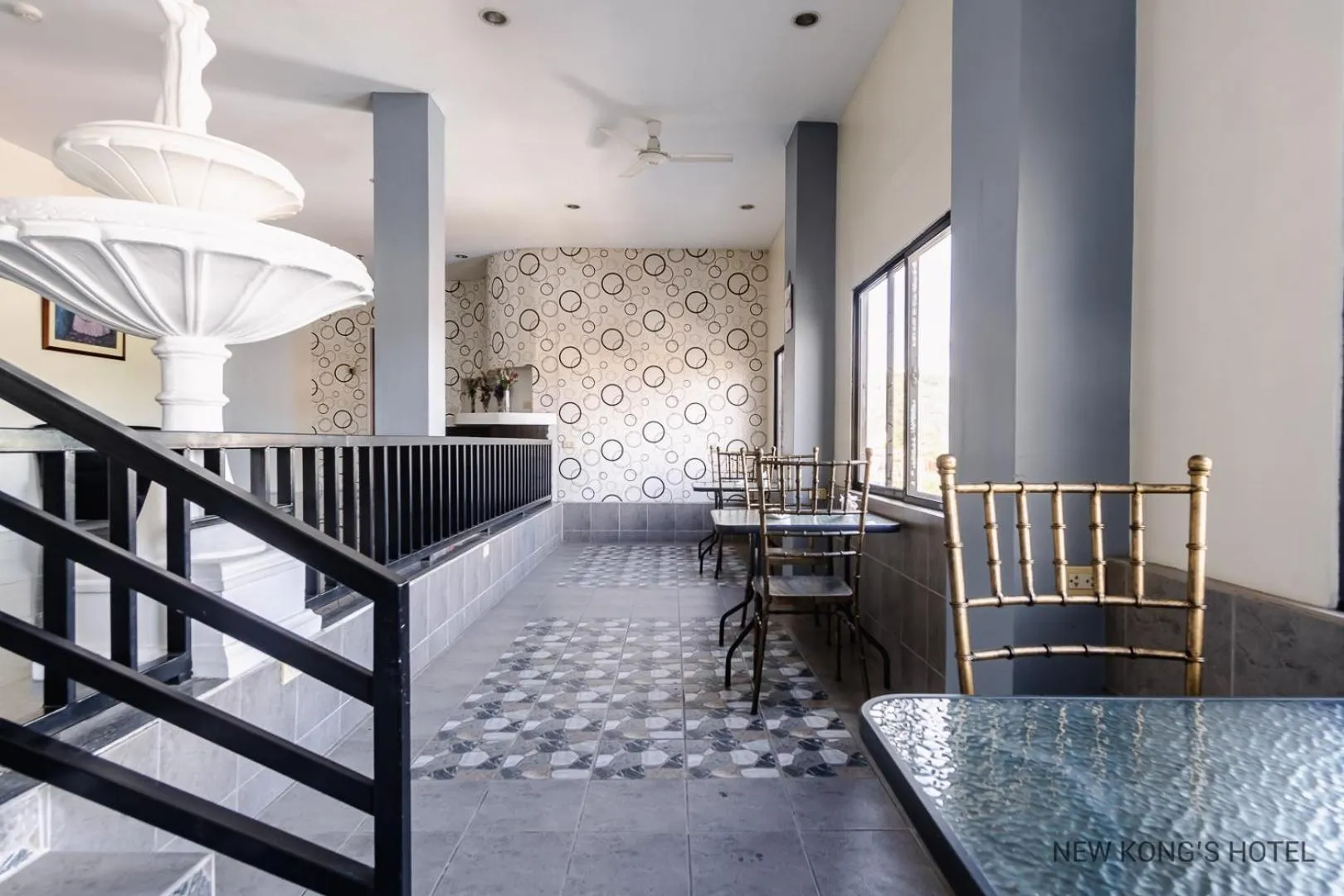 Property building in New Kong's Hotel