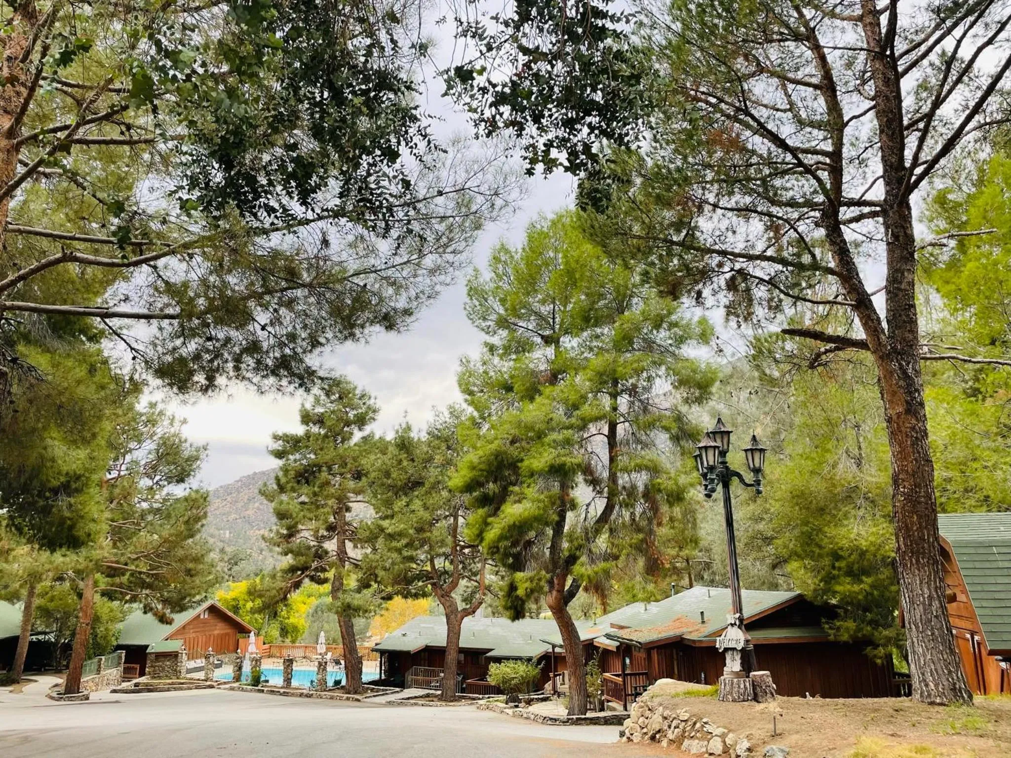 Parking in Whispering Pines Lodge