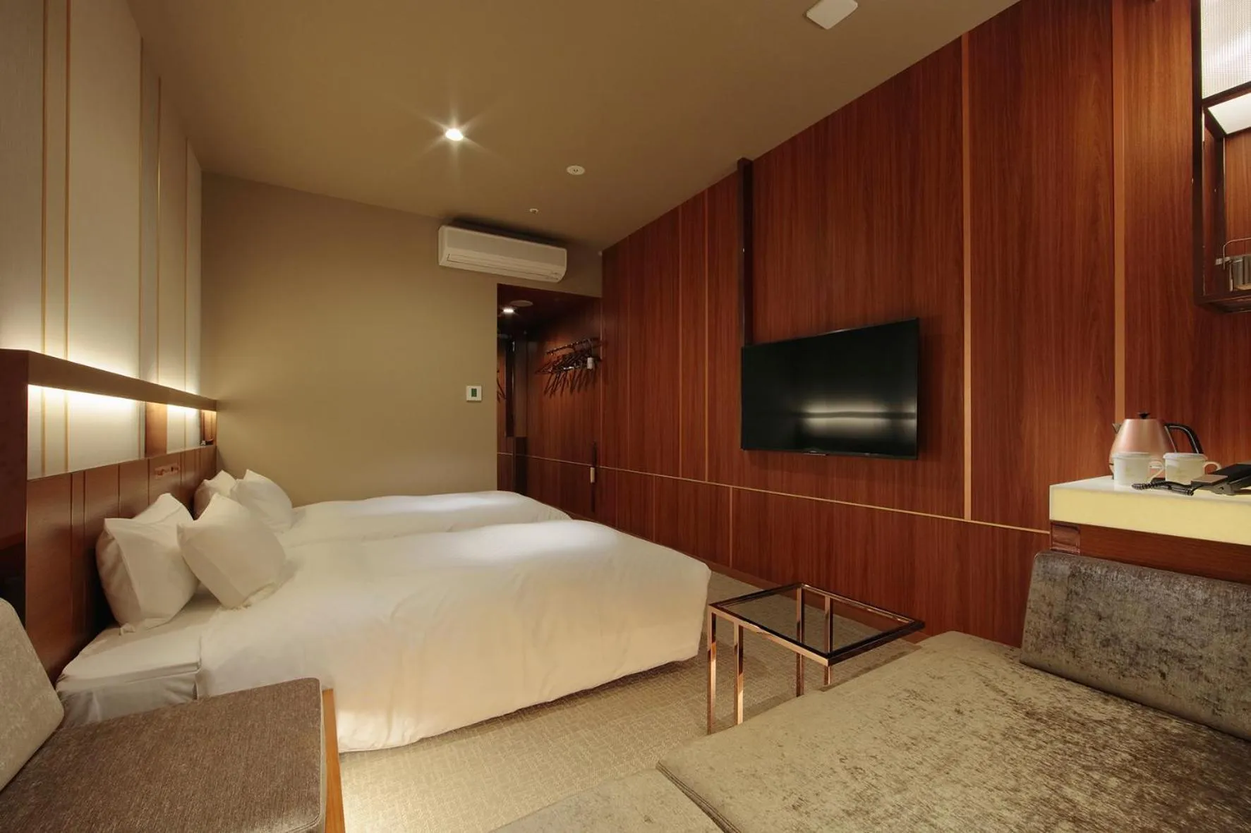Photo of the whole room, Bed in Candeo Hotels Omiya