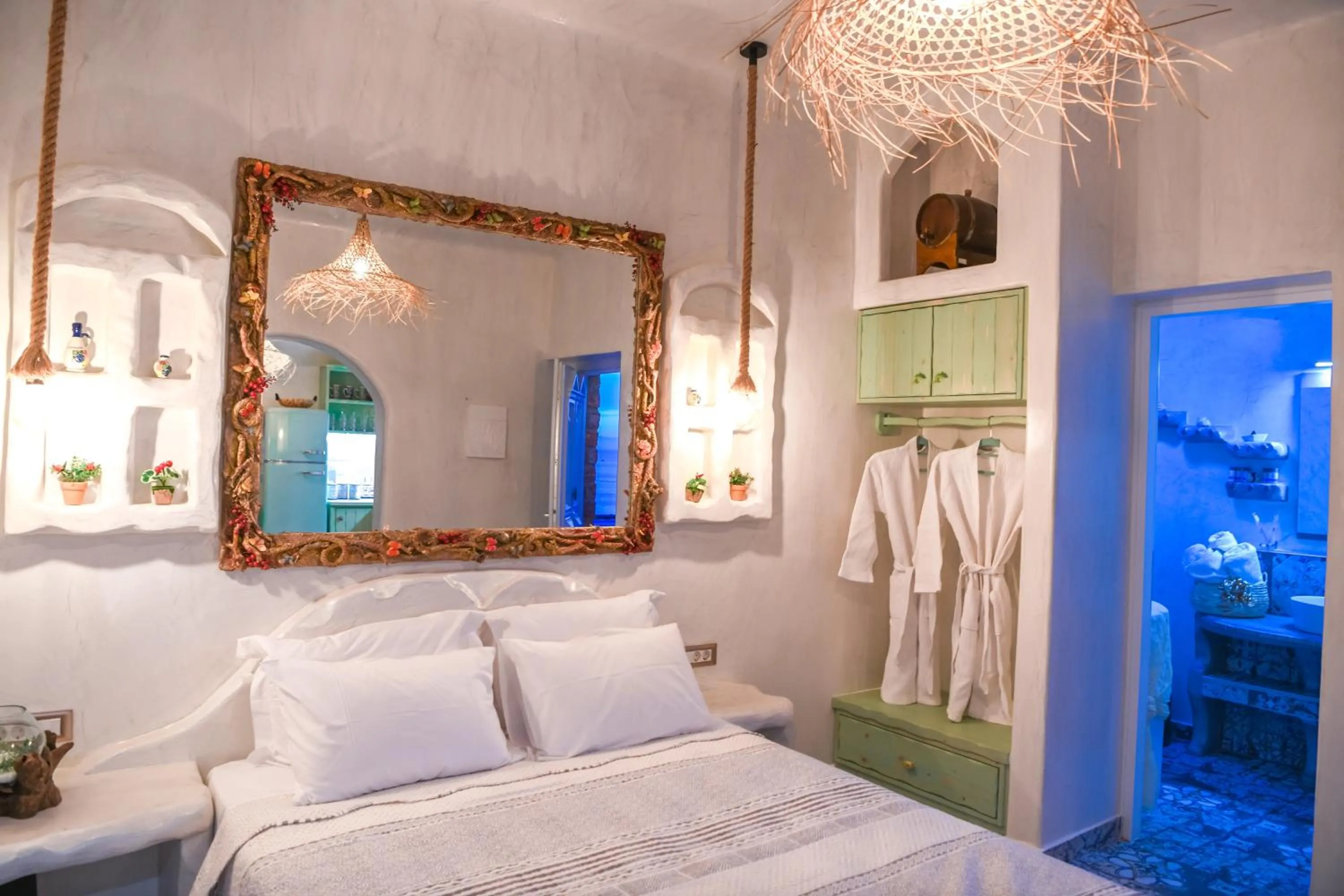 Bathroom, Bed in Starlight Luxury Seaside Villa & Suites