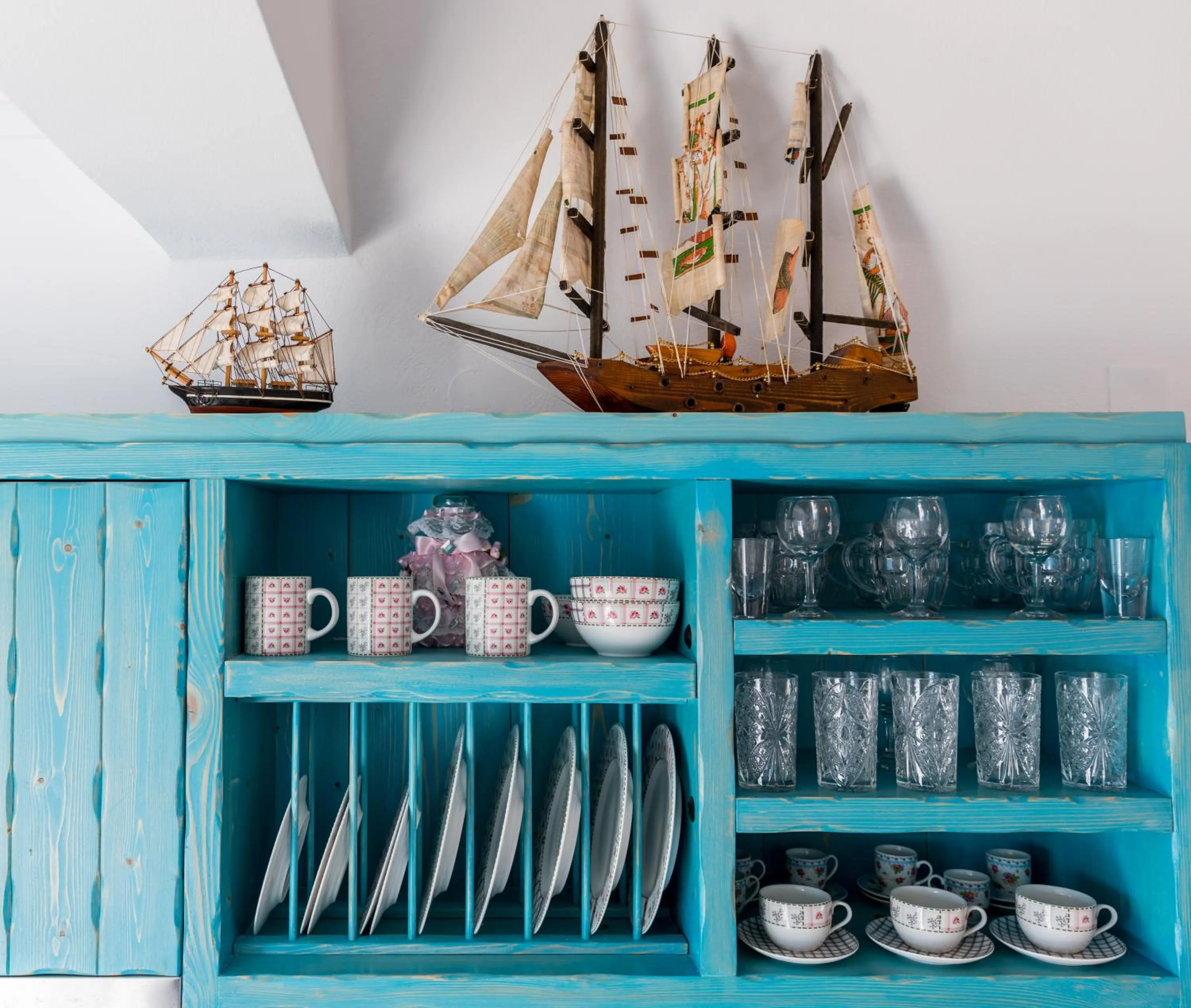 Food and drinks in Starlight Luxury Seaside Villa & Suites