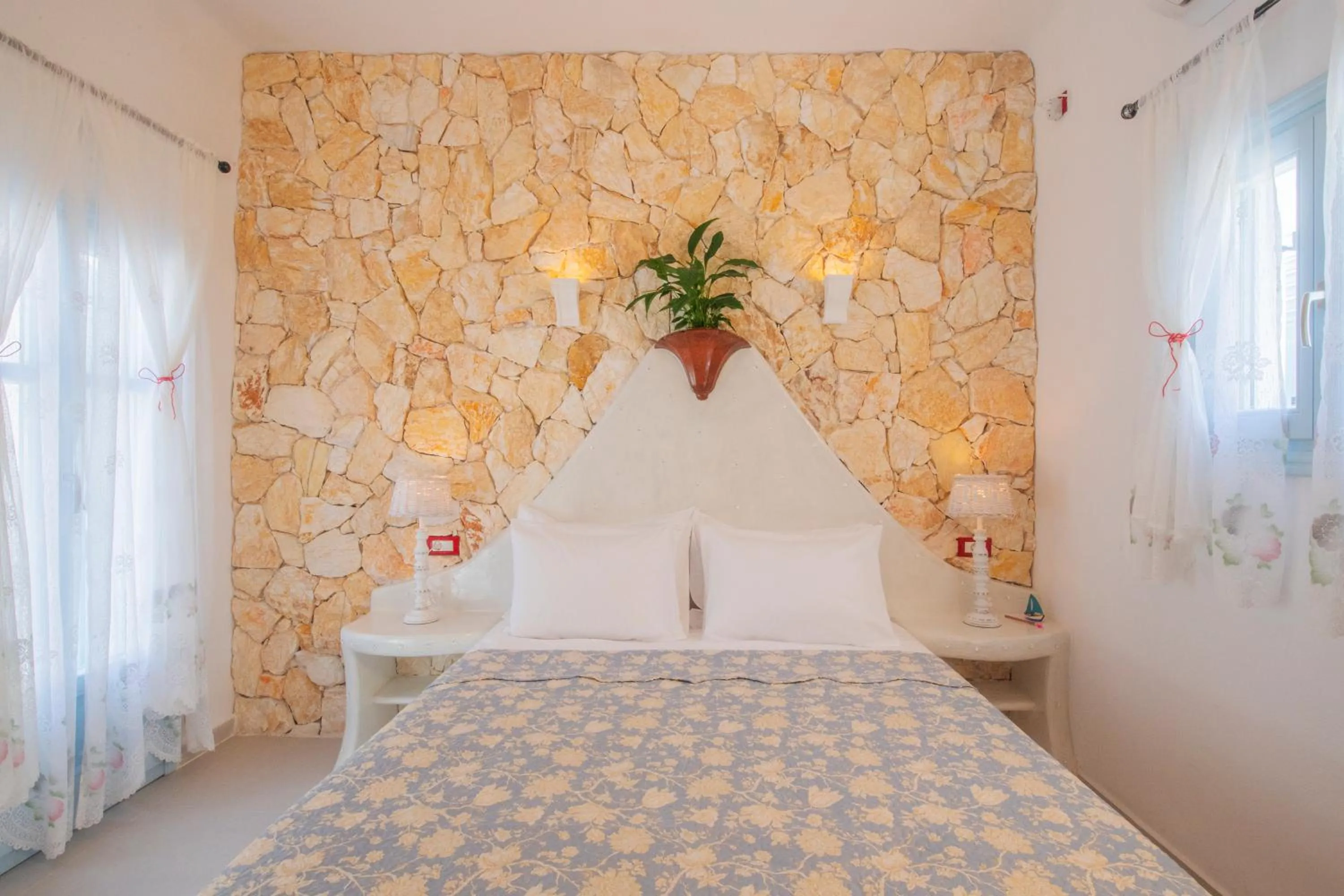 Bedroom, Bed in Starlight Luxury Seaside Villa & Suites