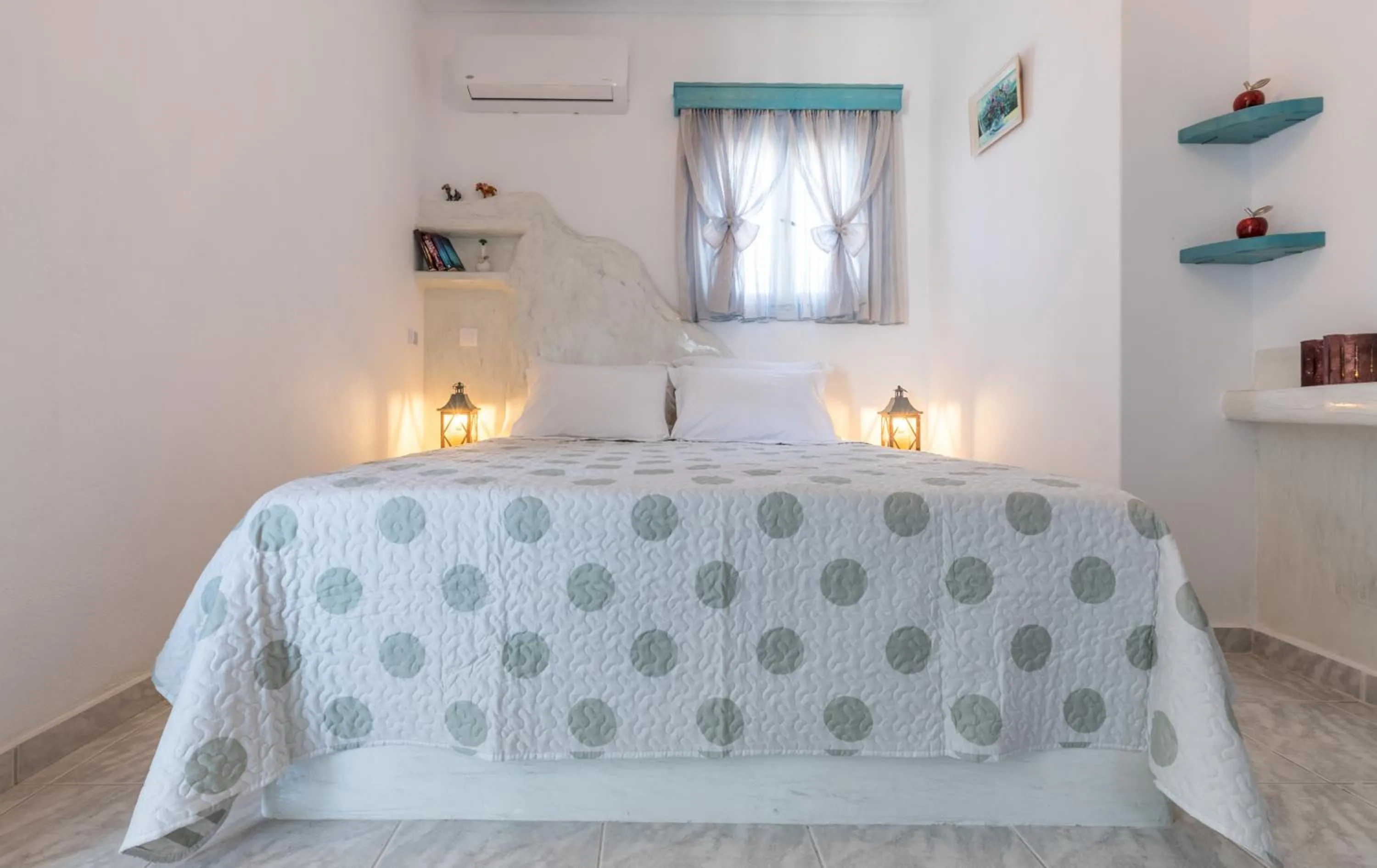 Property building, Bed in Starlight Luxury Seaside Villa & Suites