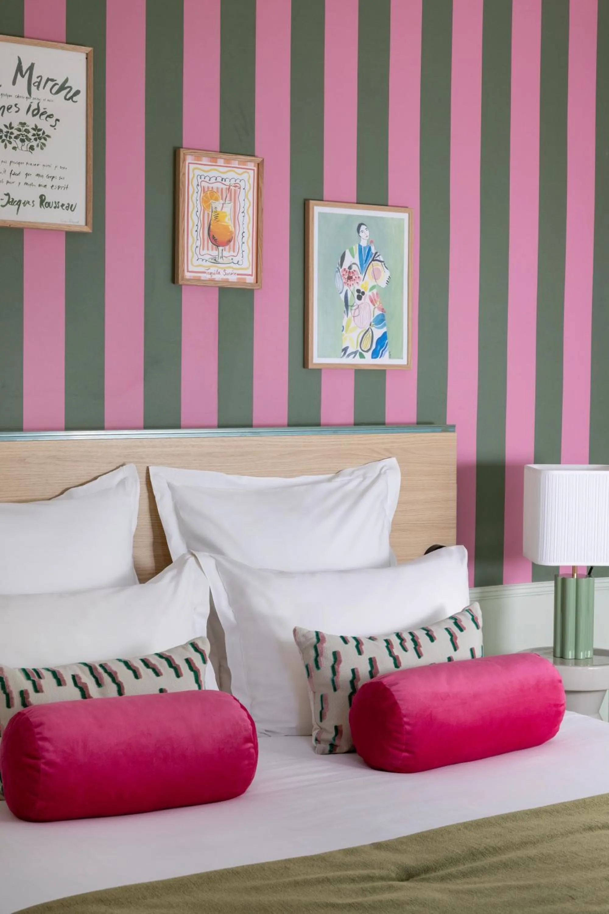 Bed in Hotel La Folie des Pres - Saint-Germain-des-Pres