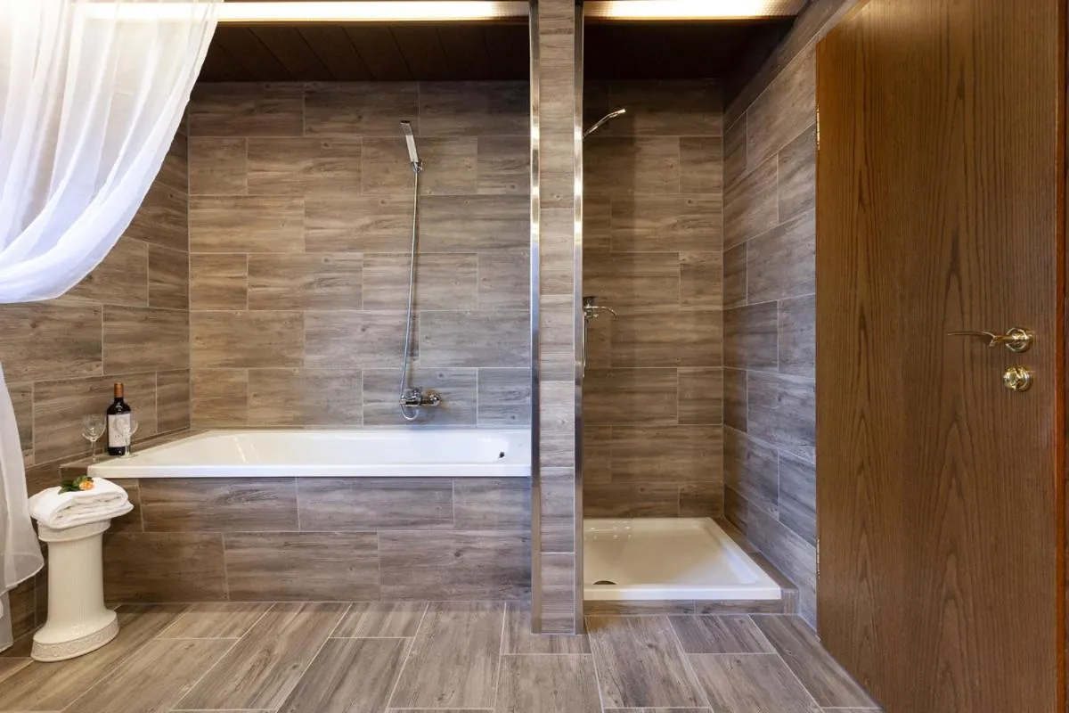 Bathroom in Hotel Petra