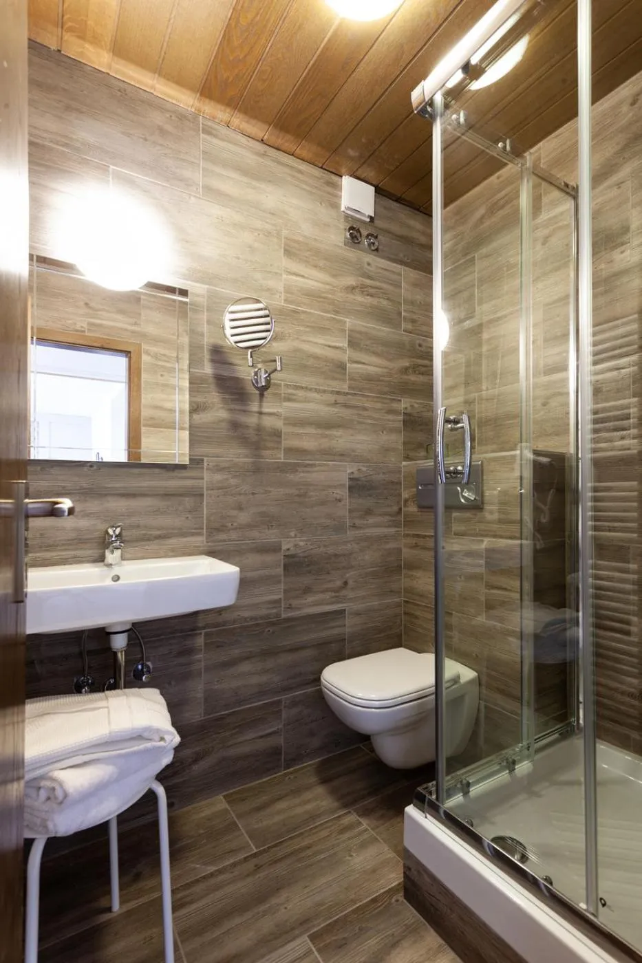 Shower in Hotel Petra