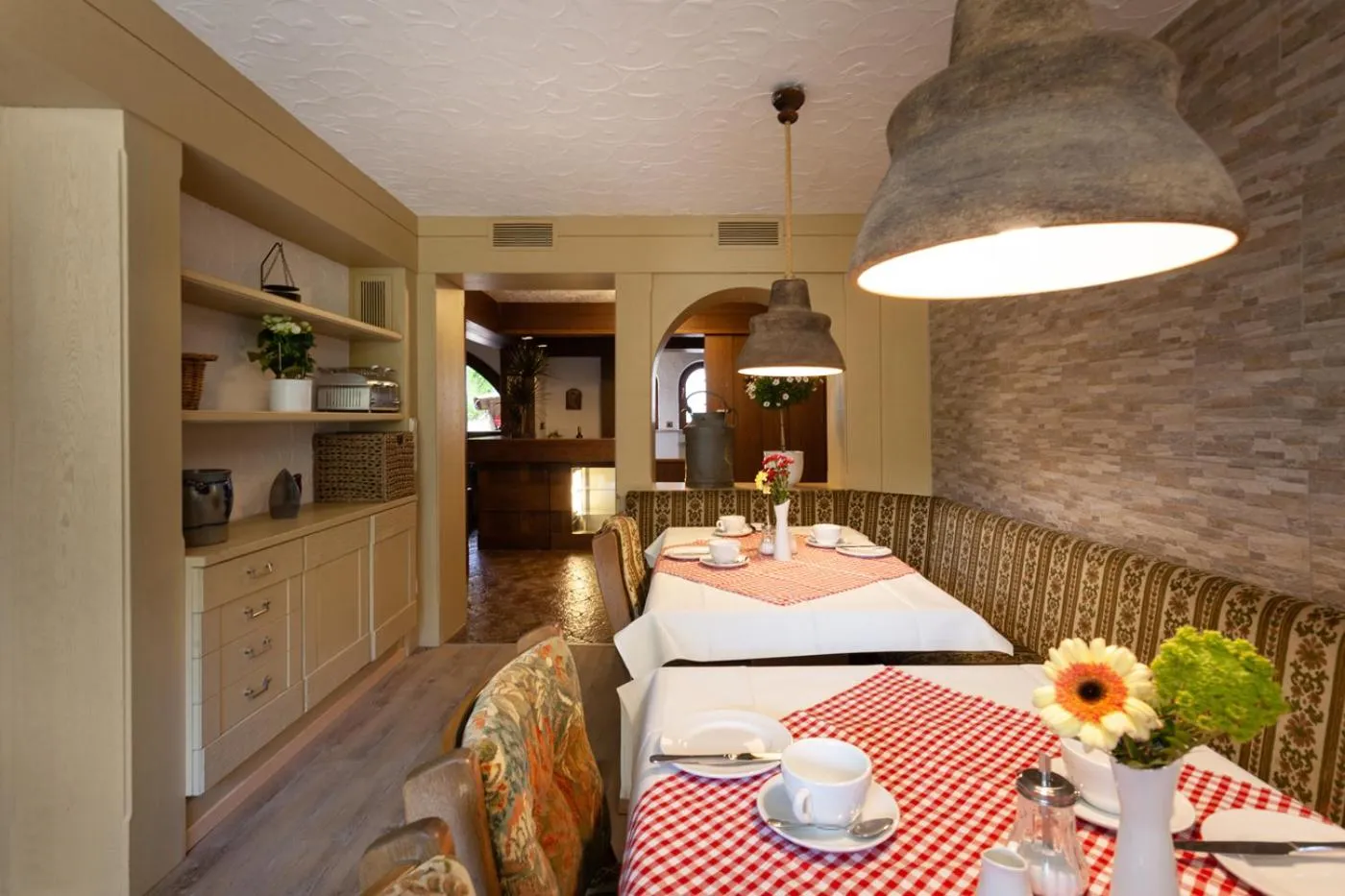 Restaurant/places to eat in Hotel Petra