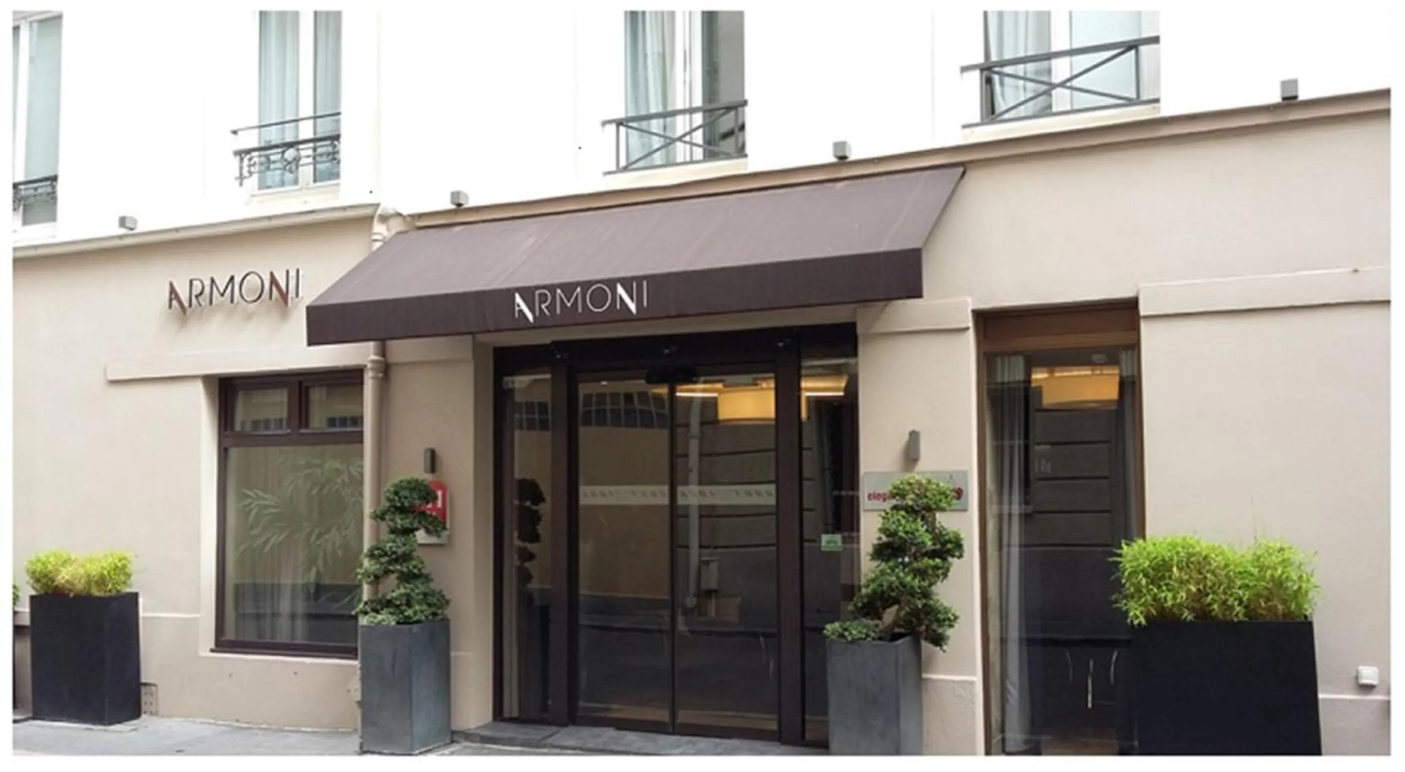 Property building in Hotel Armoni Paris