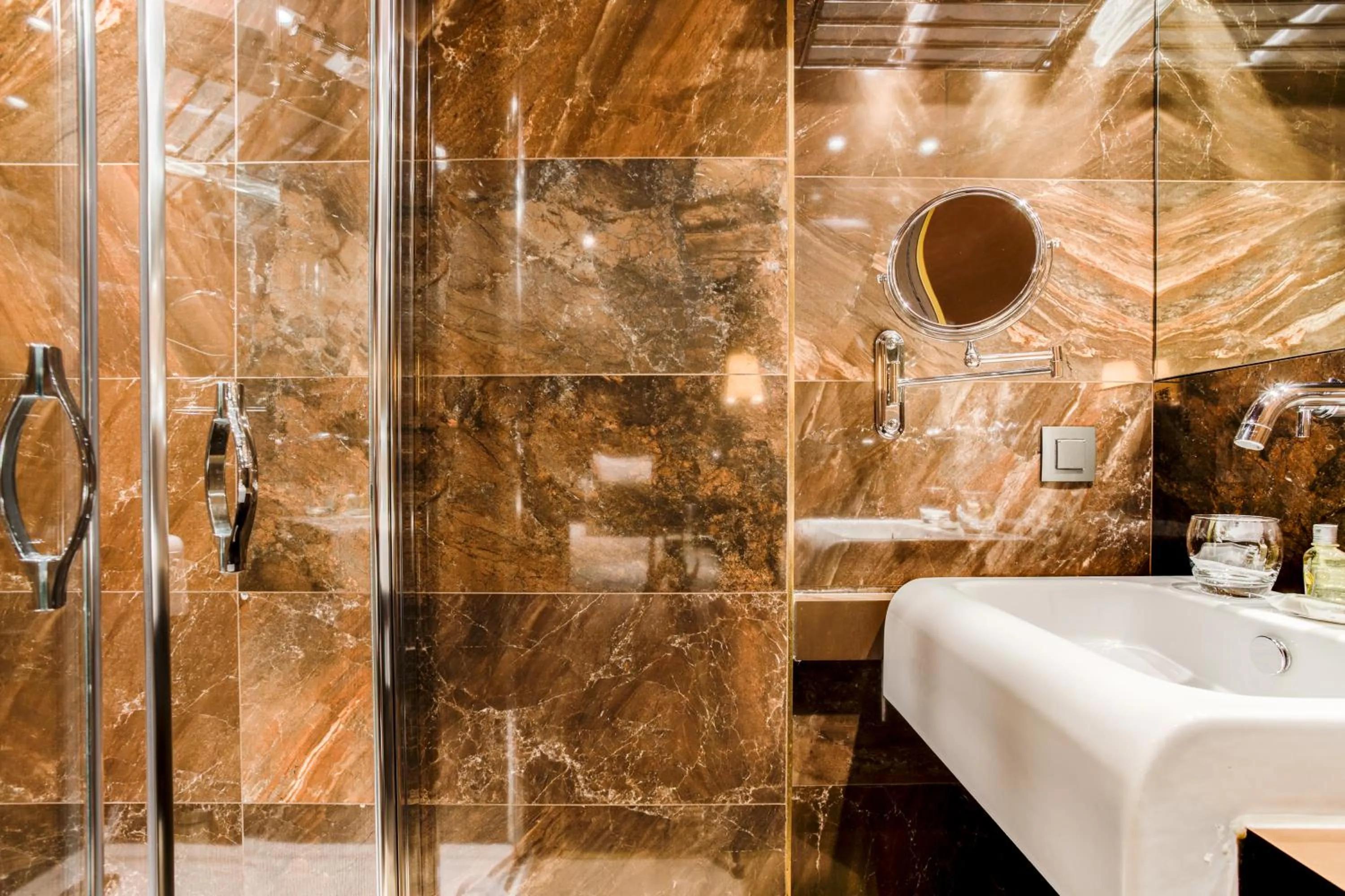 Bathroom in Hotel Armoni Paris