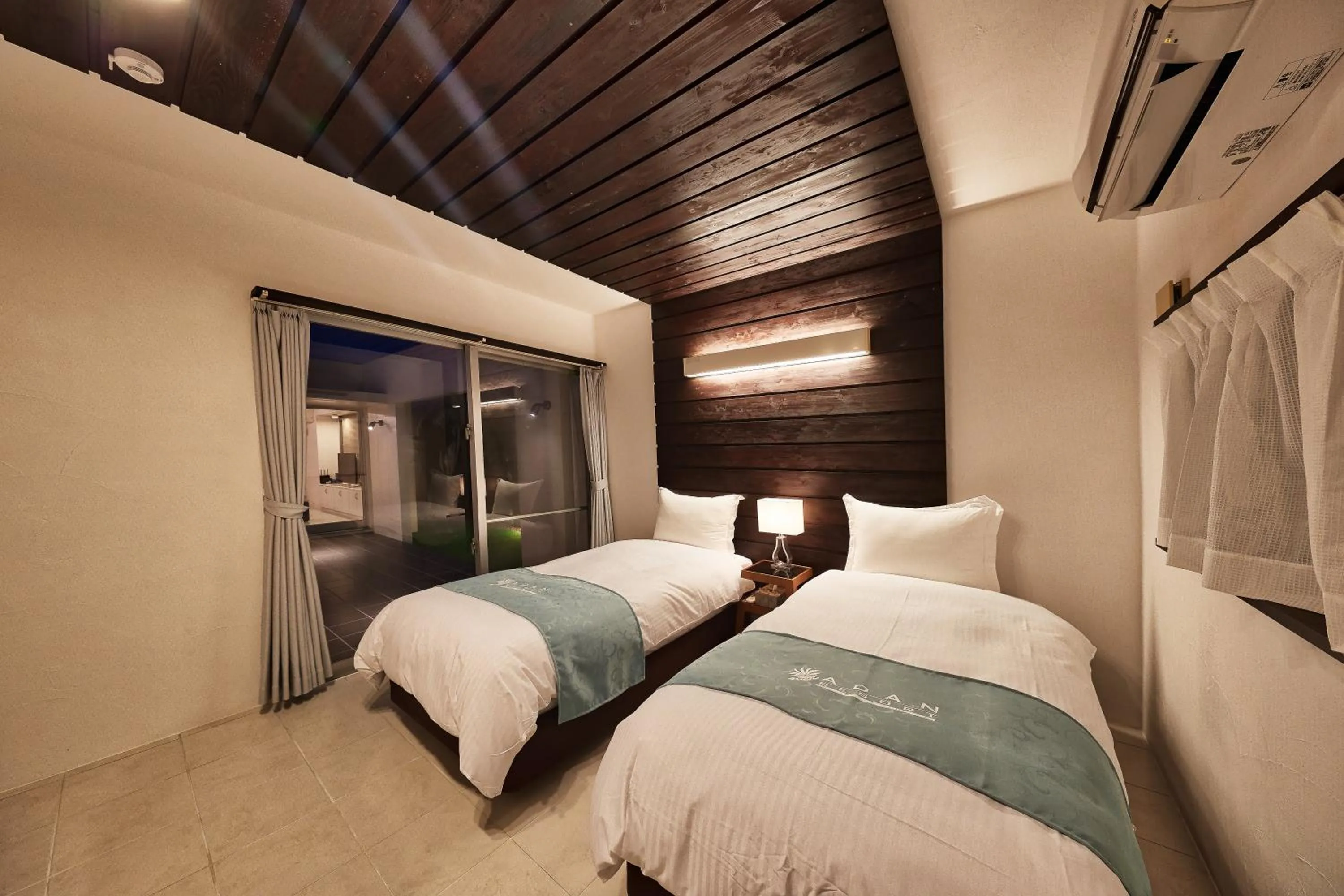 Bed in Sky Villa Toyohara