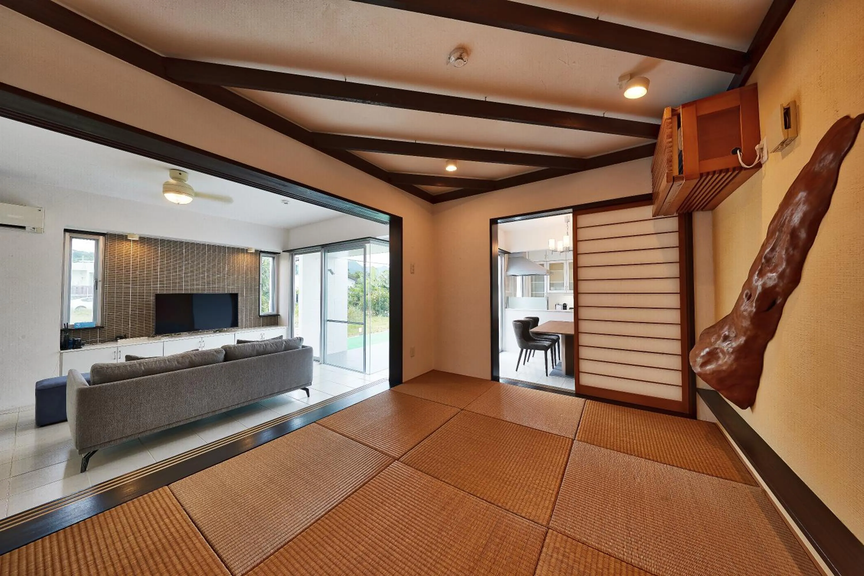 Photo of the whole room in Sky Villa Toyohara