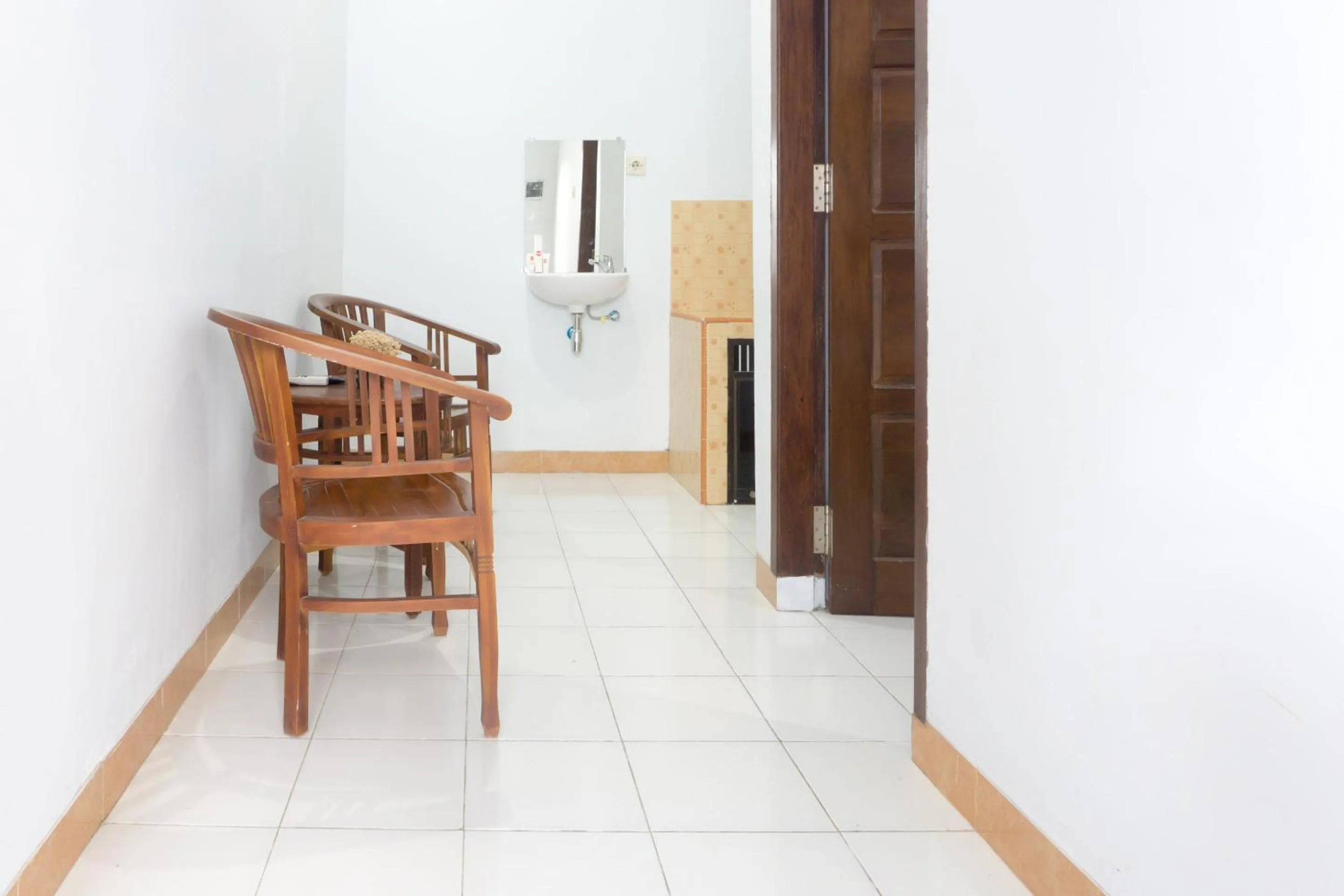 Bedroom in OYO 801 Hansa Homestay