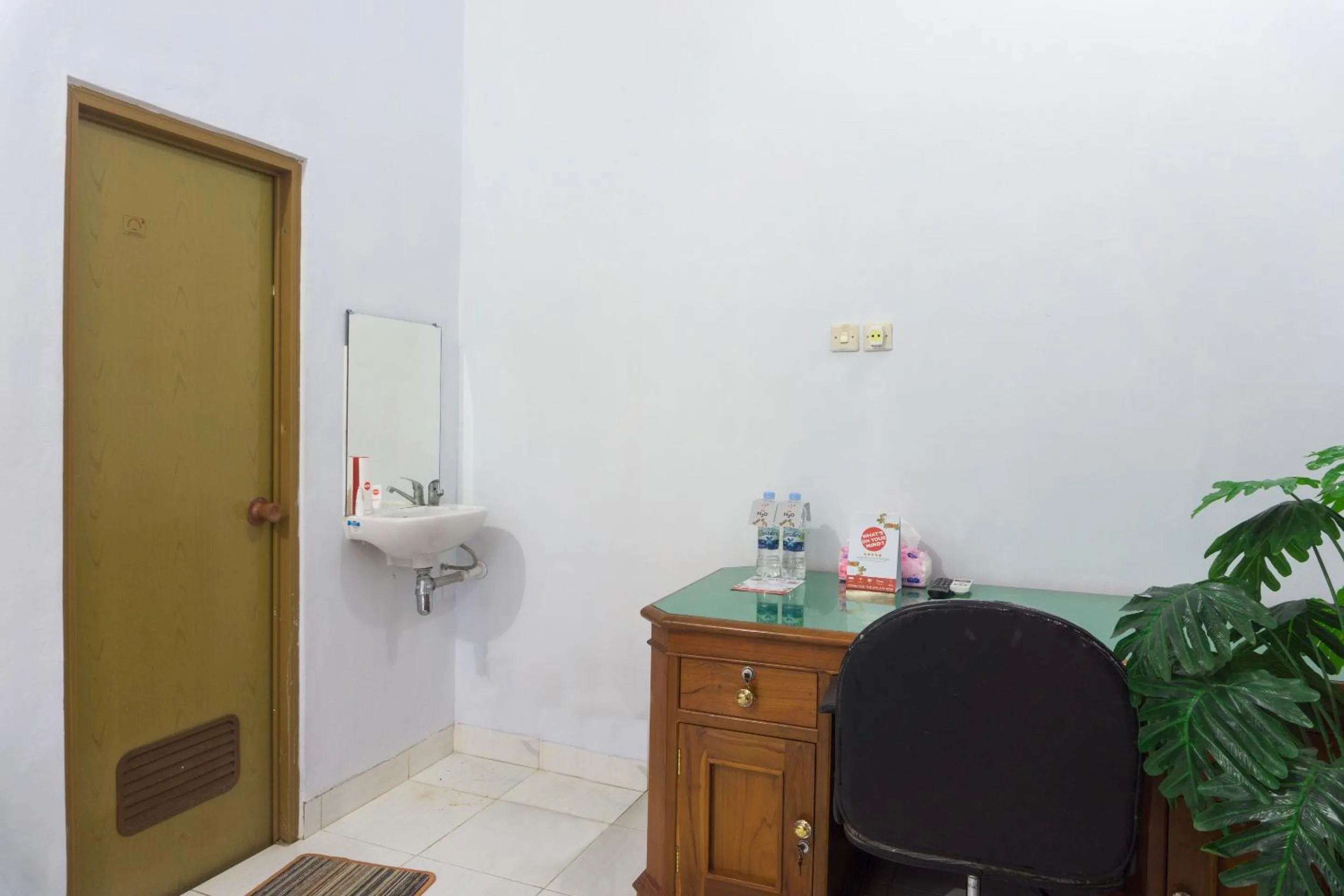 Bedroom in OYO 801 Hansa Homestay